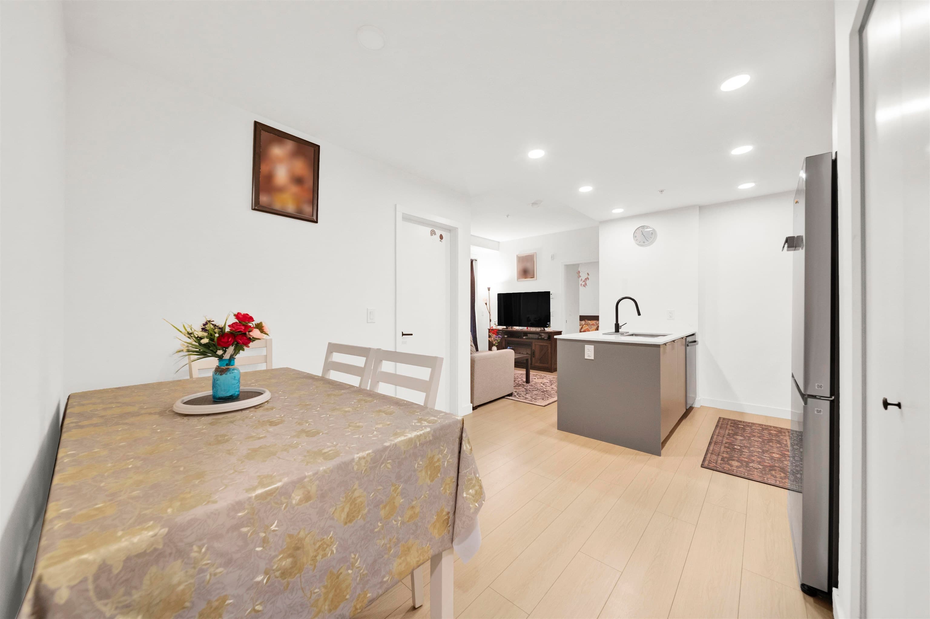 205 - 13439 94a Avenue, Surrey, V3V 0G9 — photo 5