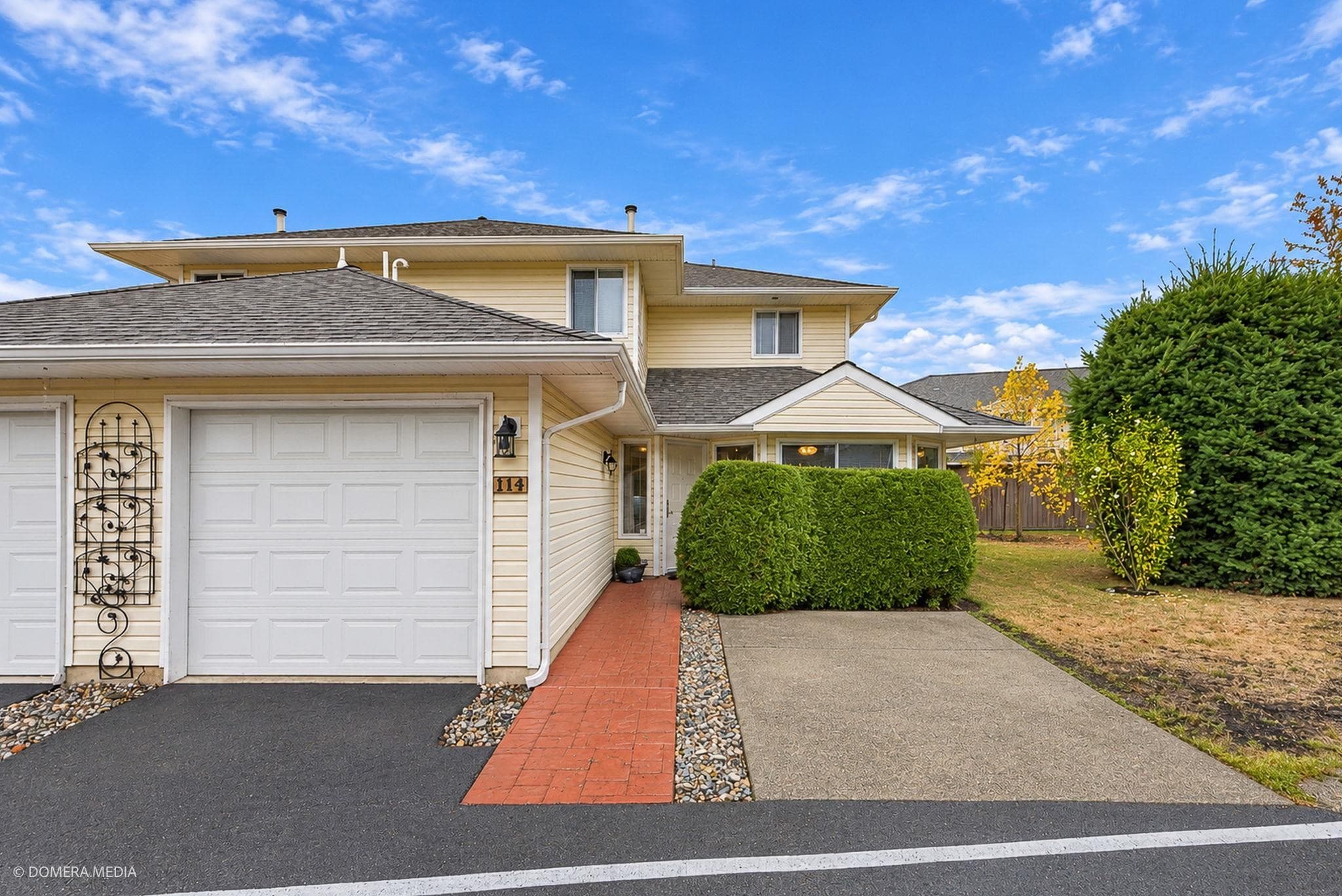 114 - 21928 48th Avenue, Langley, V3A 8H1 — photo 1