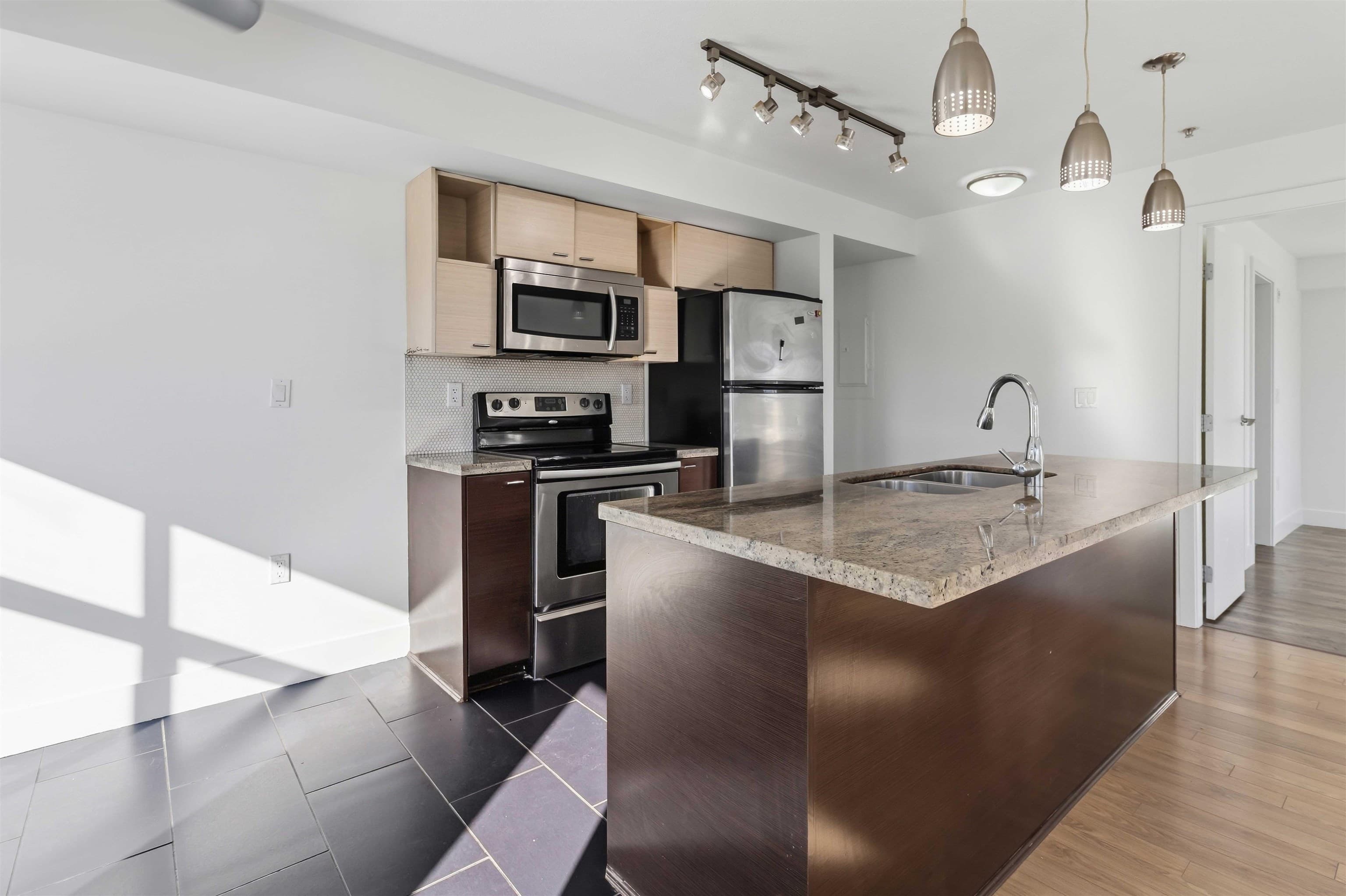 204 - 7445 120 Street, Delta, V4C 0B3 — photo 4