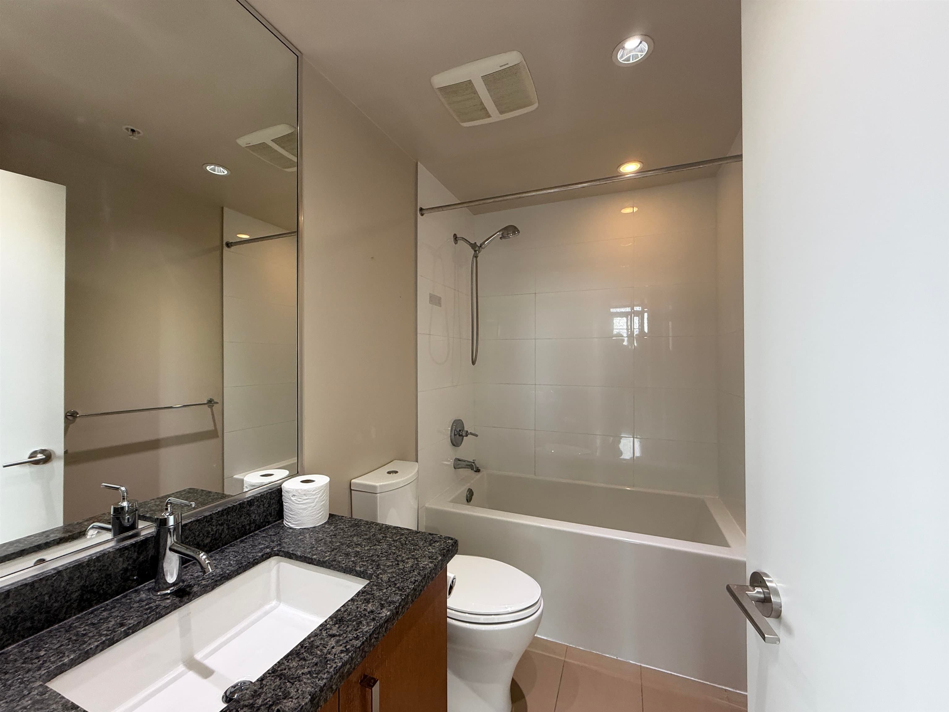 1908 - 3008 Glen Drive, Coquitlam, V3B 0J5 — photo 4