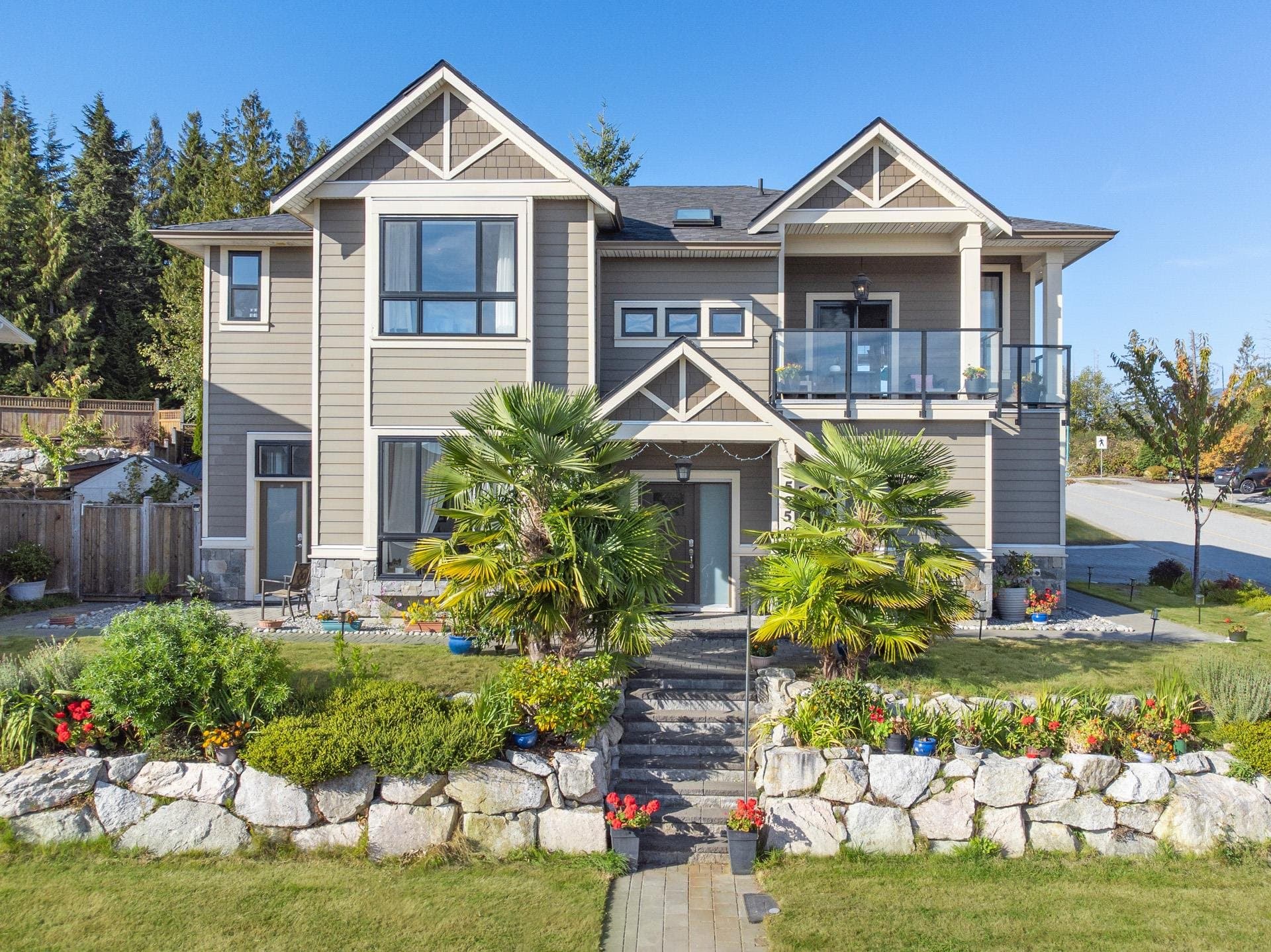 5950 Compass Lane, Sechelt, V7Z 0V1 — photo 1