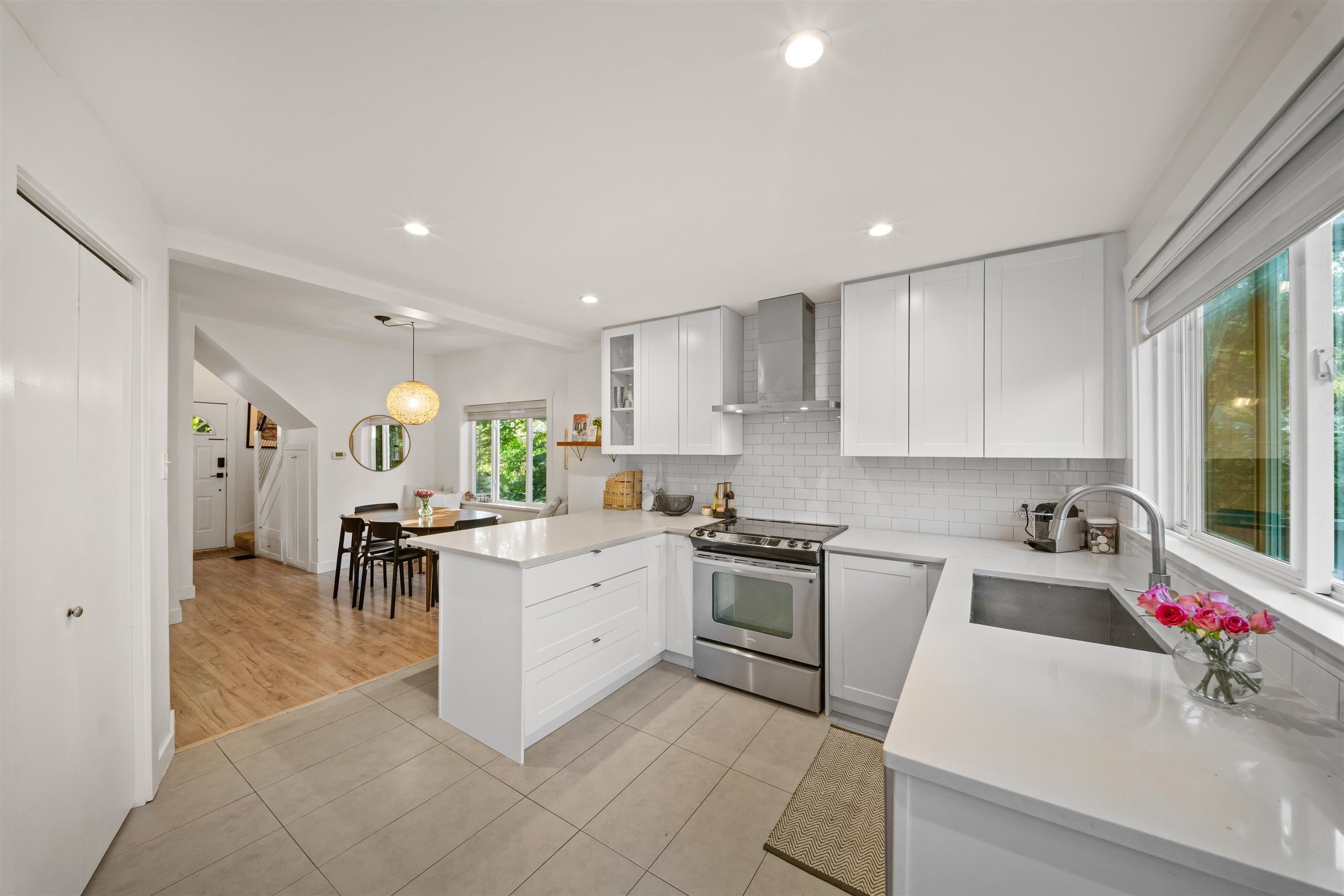 929 E 30th Avenue, Vancouver, V5V 2W4 — photo 3