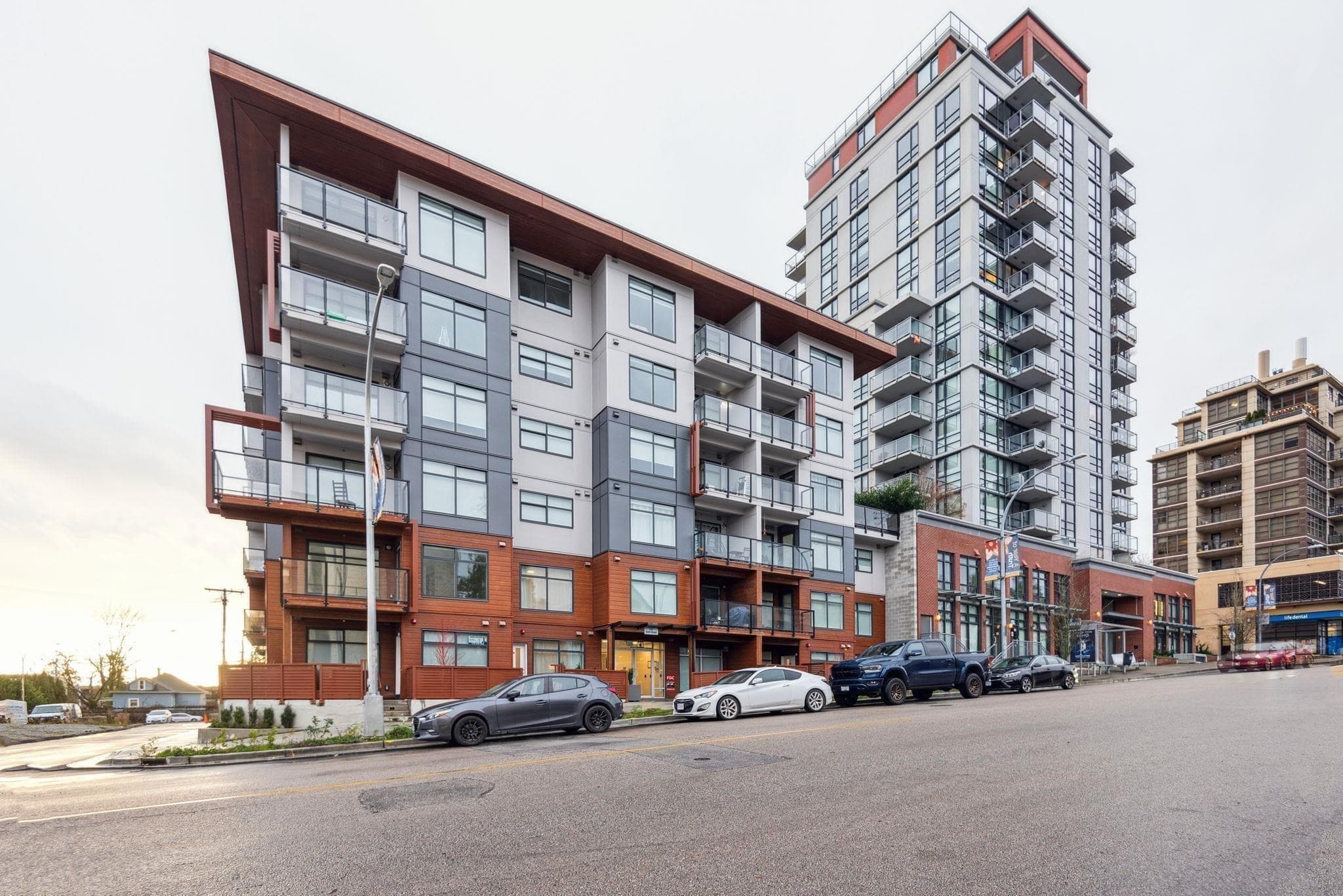 207 - 232 Sixth Street, New Westminster, V3L 3A4 — photo 2