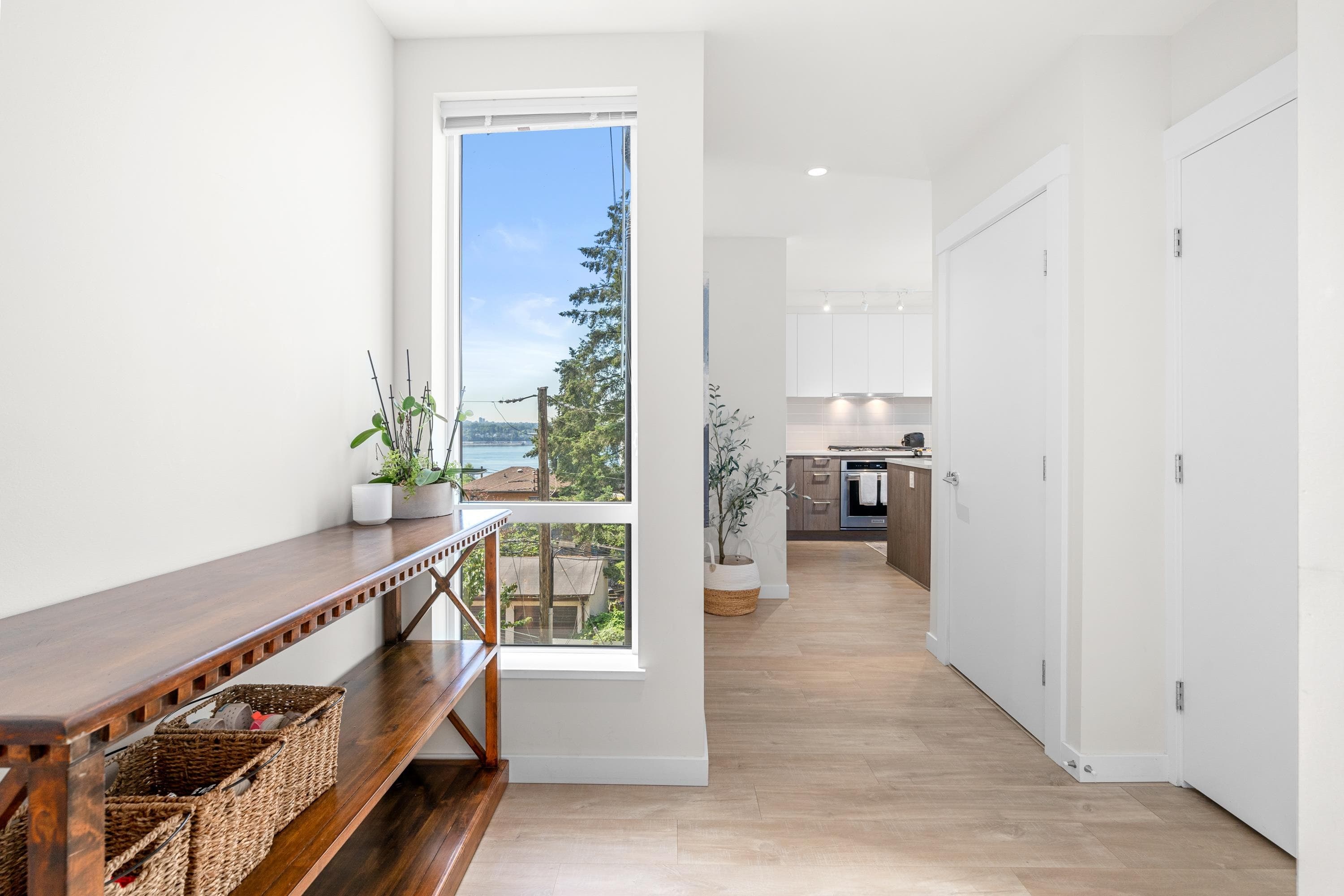 205 - 615 E 3rd Street, North Vancouver, V7L 0G3 — photo 2