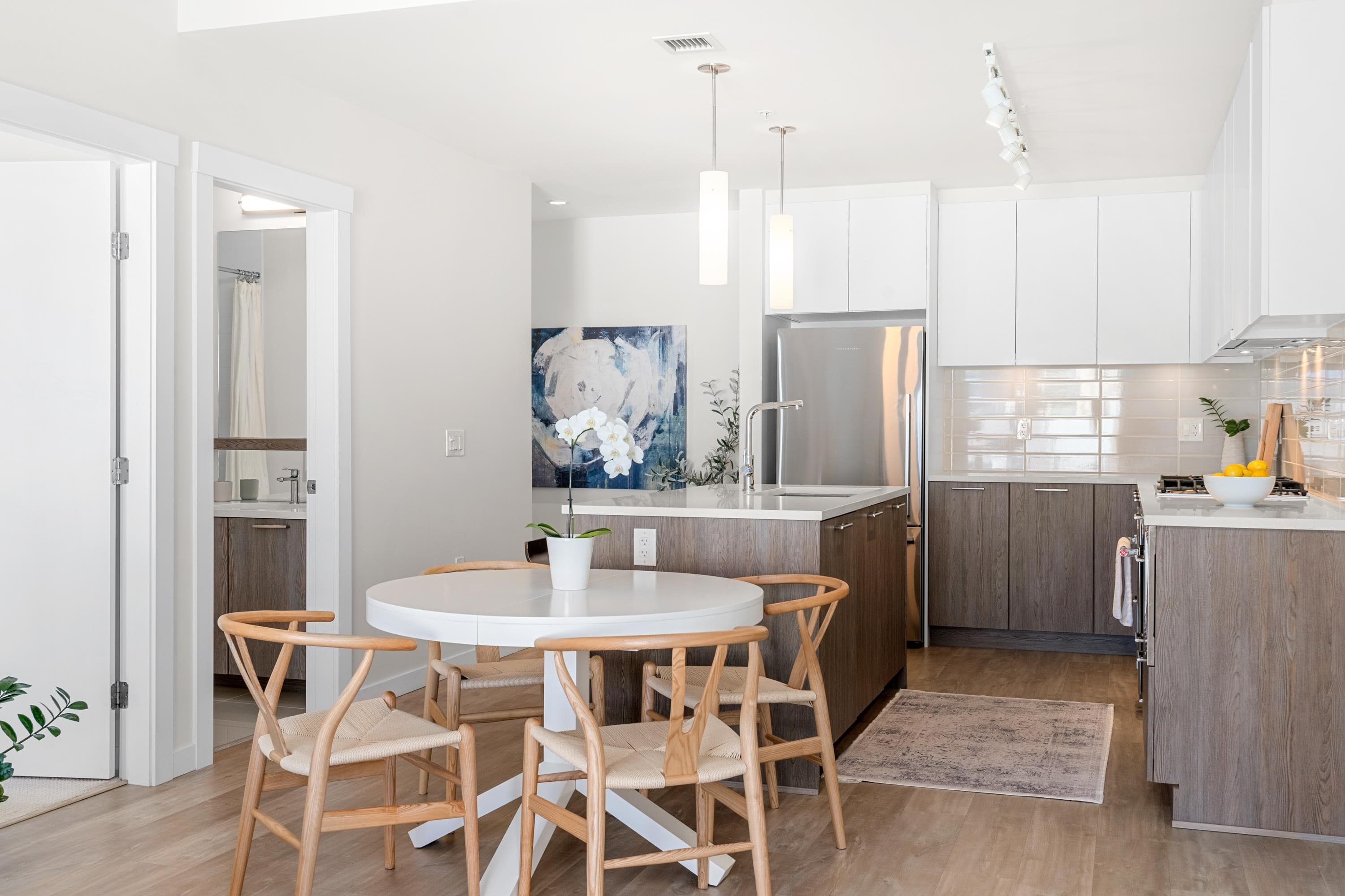 205 - 615 E 3rd Street, North Vancouver, V7L 0G3 — photo 1