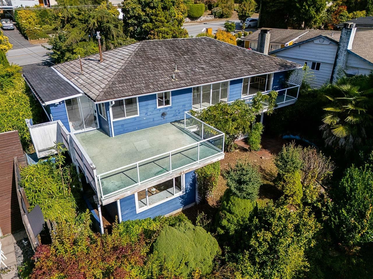 741 Montroyal Boulevard, North Vancouver, V7R 2G4 — photo 3