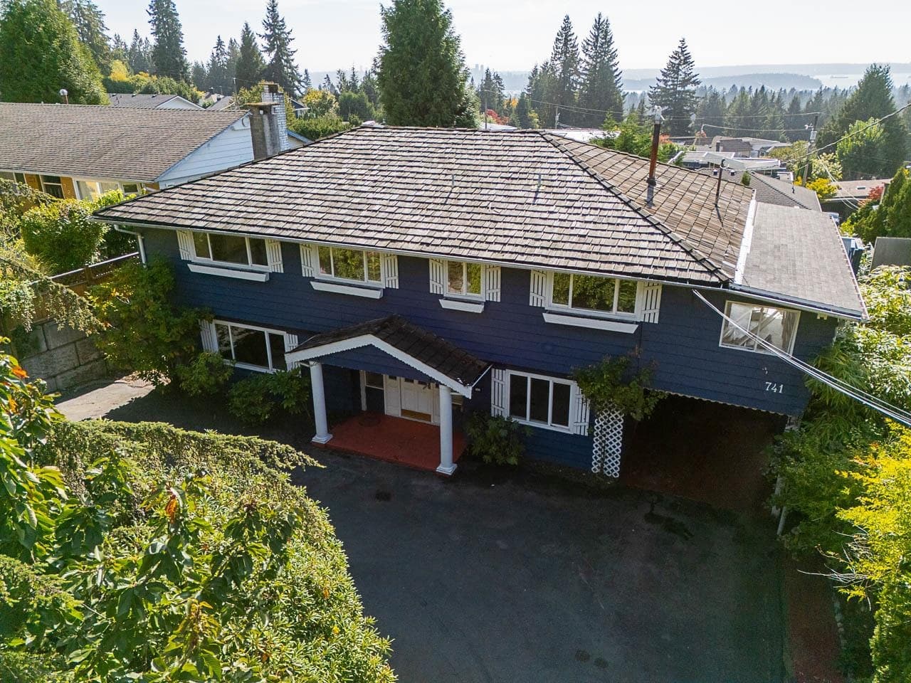 741 Montroyal Boulevard, North Vancouver, V7R 2G4 — photo 1