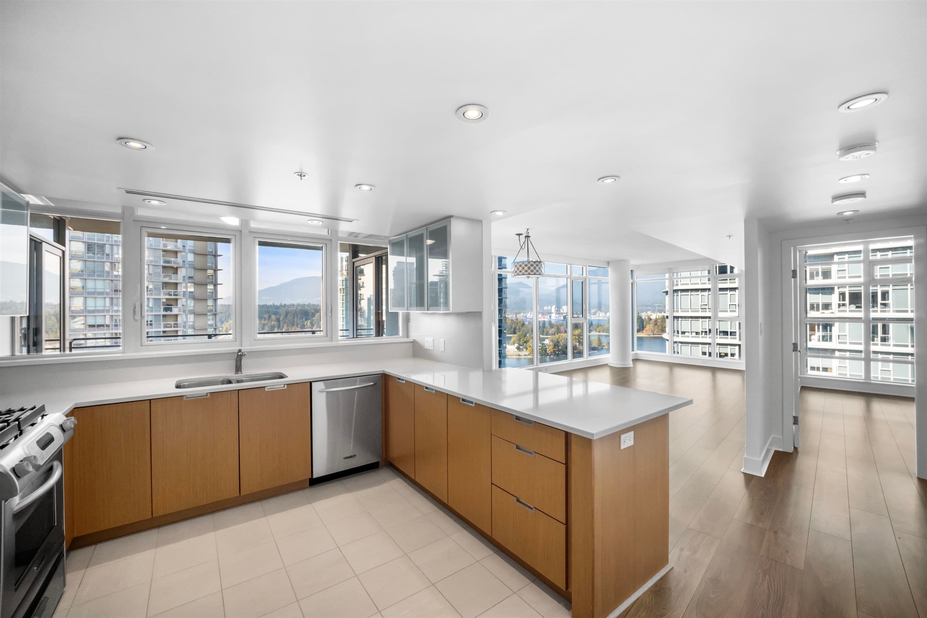 2302 - 1205 W Hastings Street, Vancouver, V6E 4T7 — photo 1