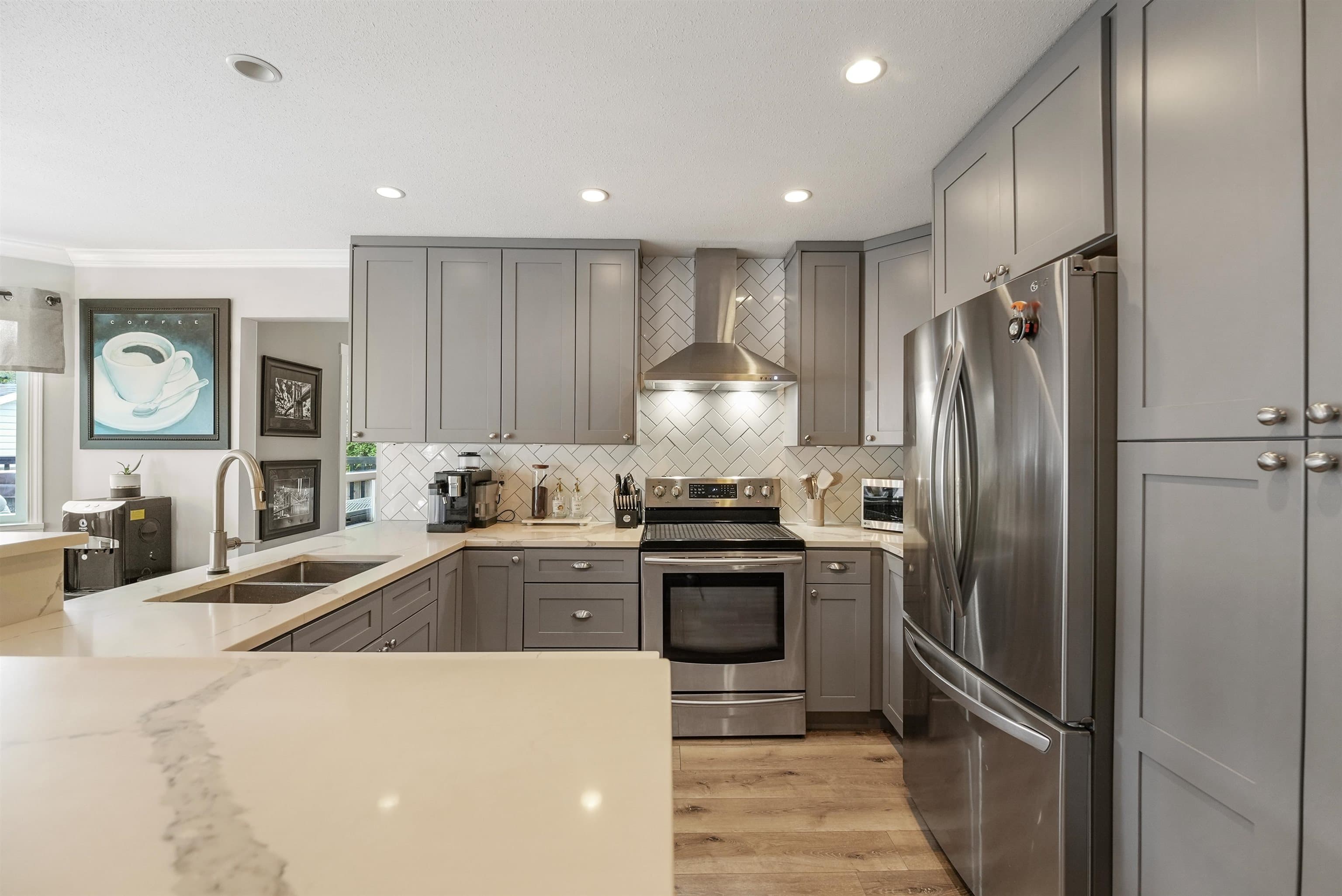 18166 Claytonhill Drive, Surrey, V3S 7N6 — photo 3
