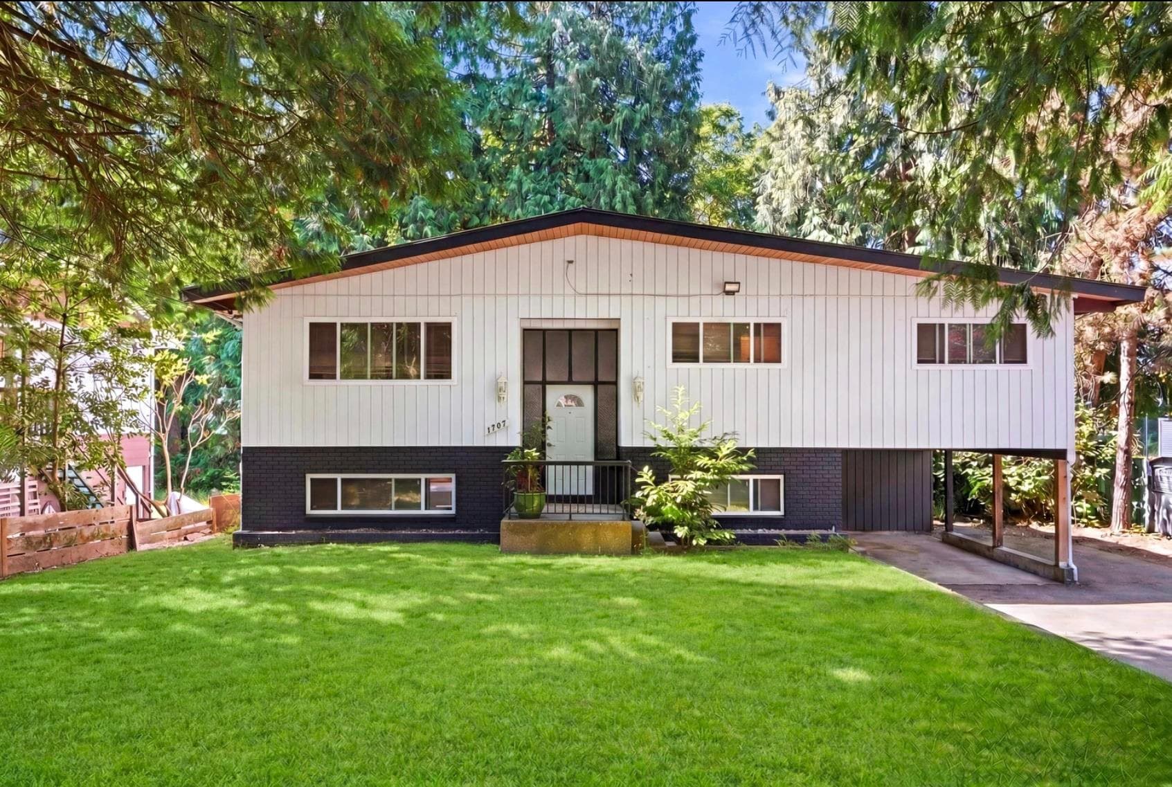 1707 Dempsey Road, North Vancouver