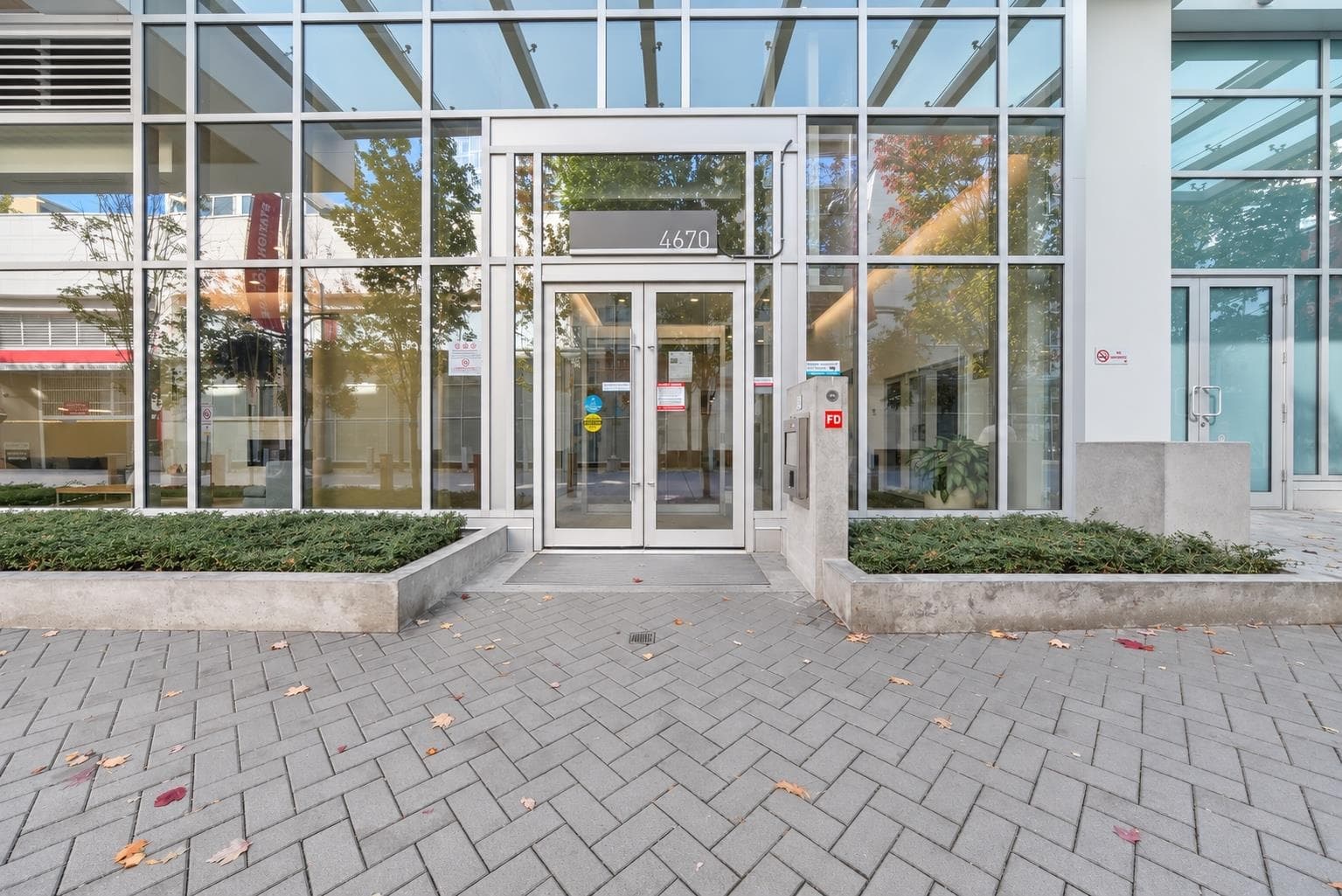 801 - 4670 Assembly Way, Burnaby, V5H 0H3 — photo 2