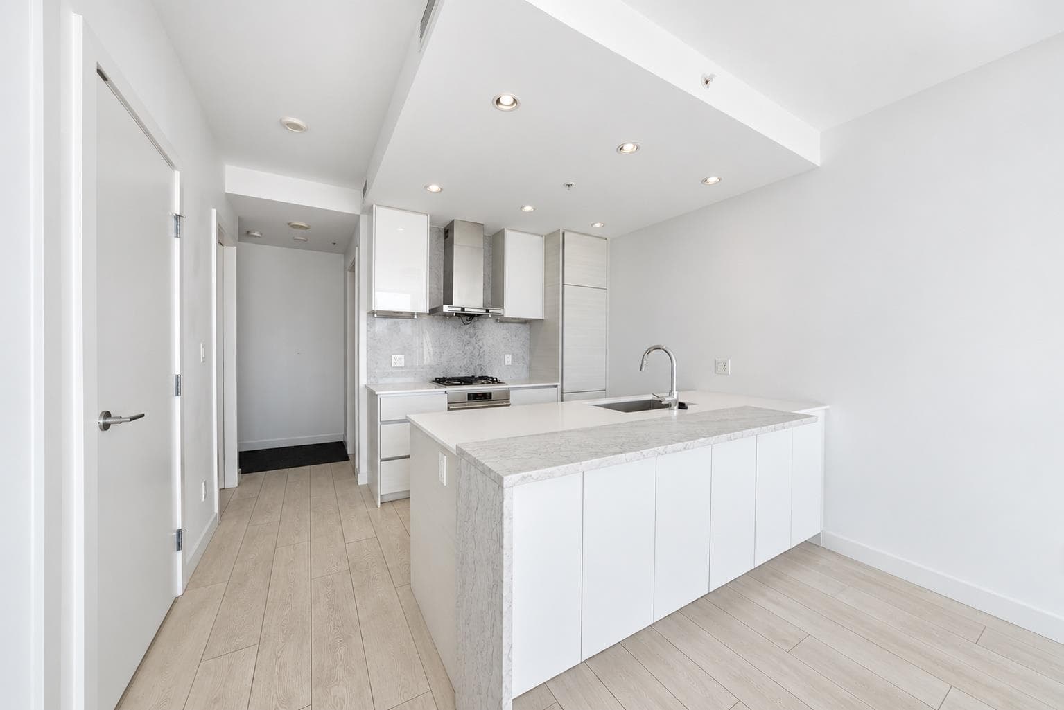 801 - 4670 Assembly Way, Burnaby, V5H 0H3 — photo 5