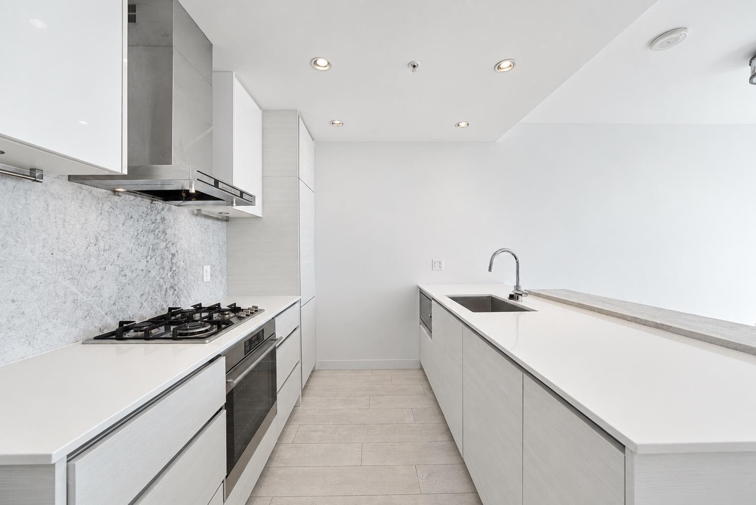 801 - 4670 Assembly Way, Burnaby, V5H 0H3 — photo 4