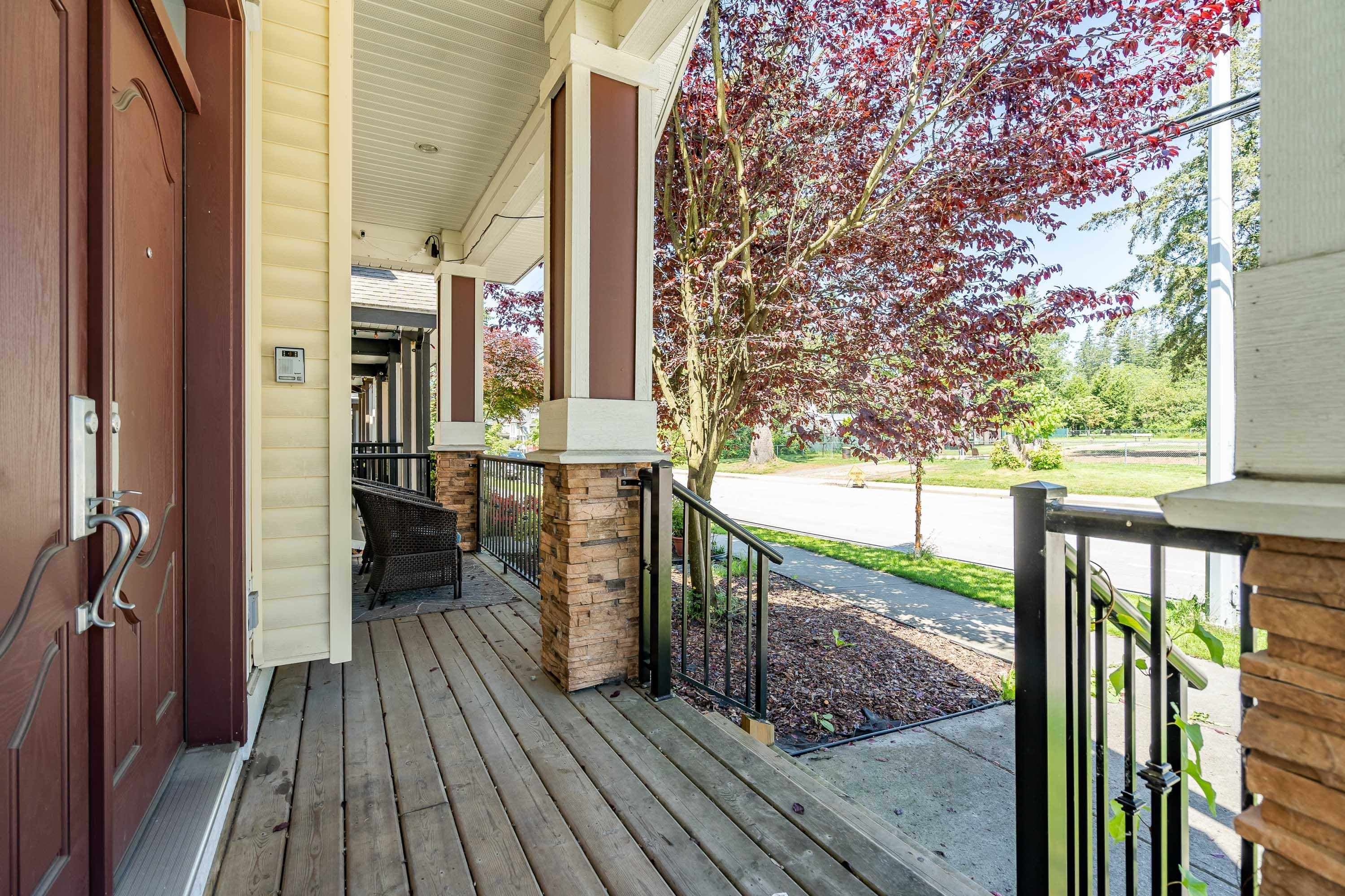 Upper - 12898 60th Ave, Surrey, V3X 0B9 — photo 2