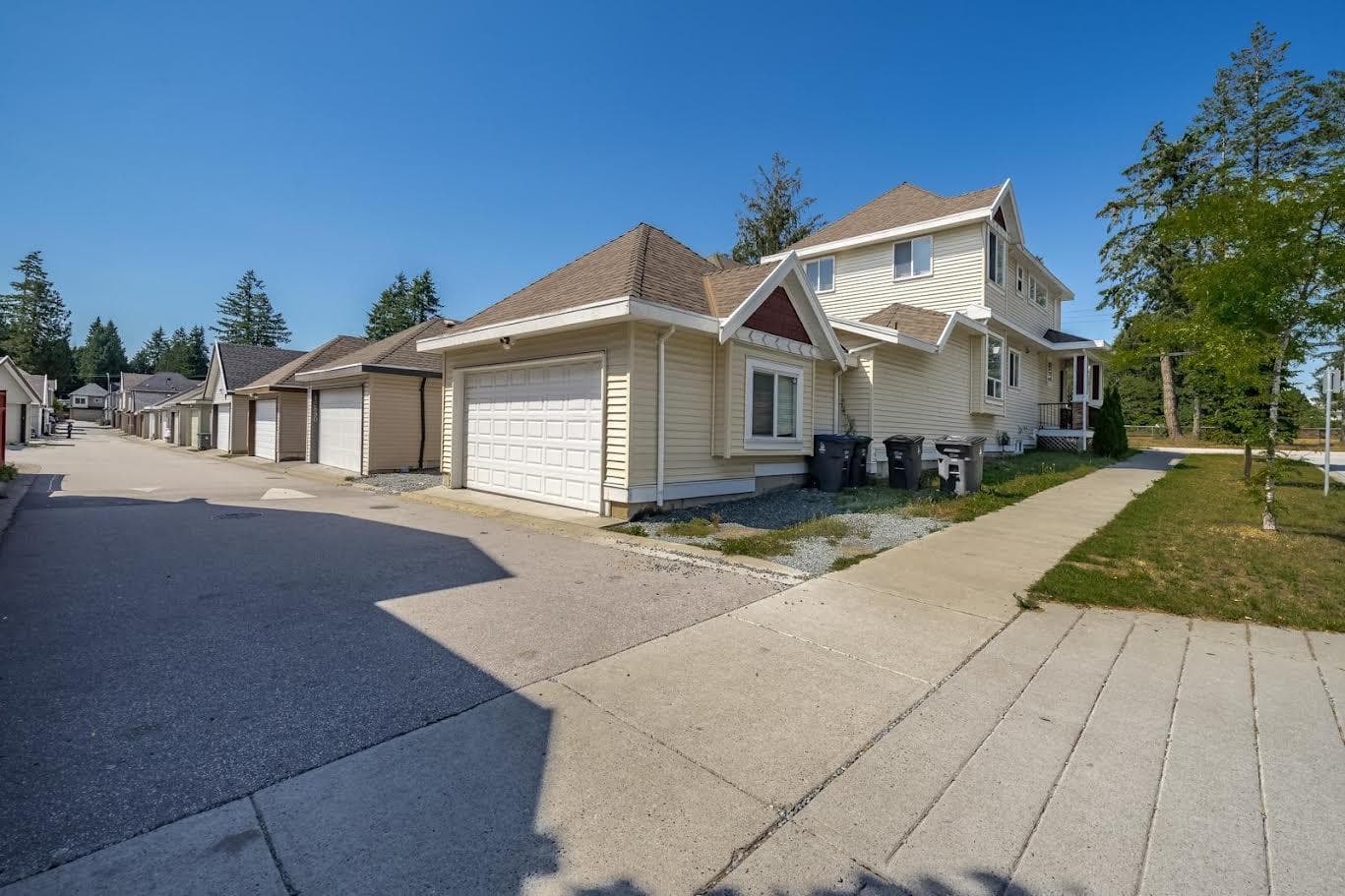 Upper - 12898 60th Ave, Surrey