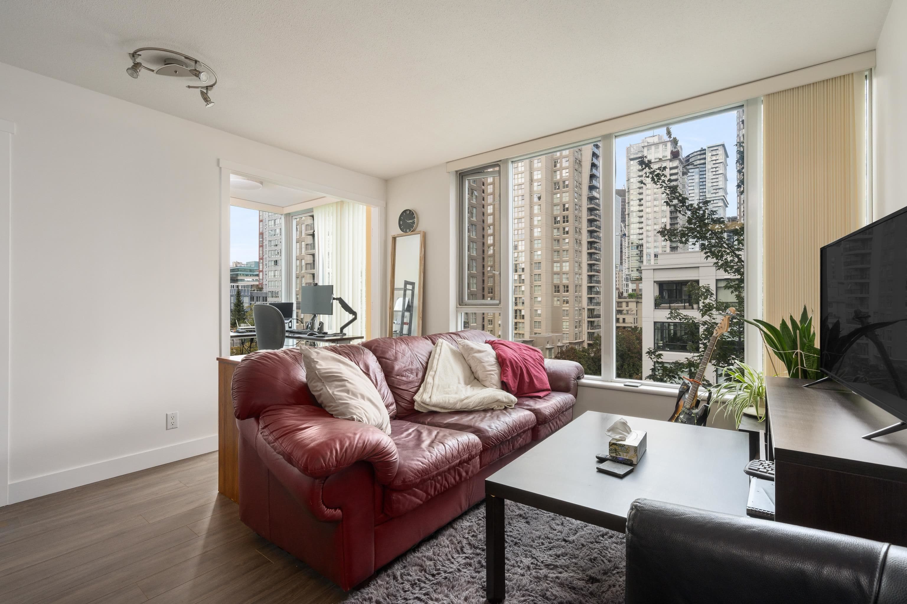 802 - 1010 Richards Street, Vancouver