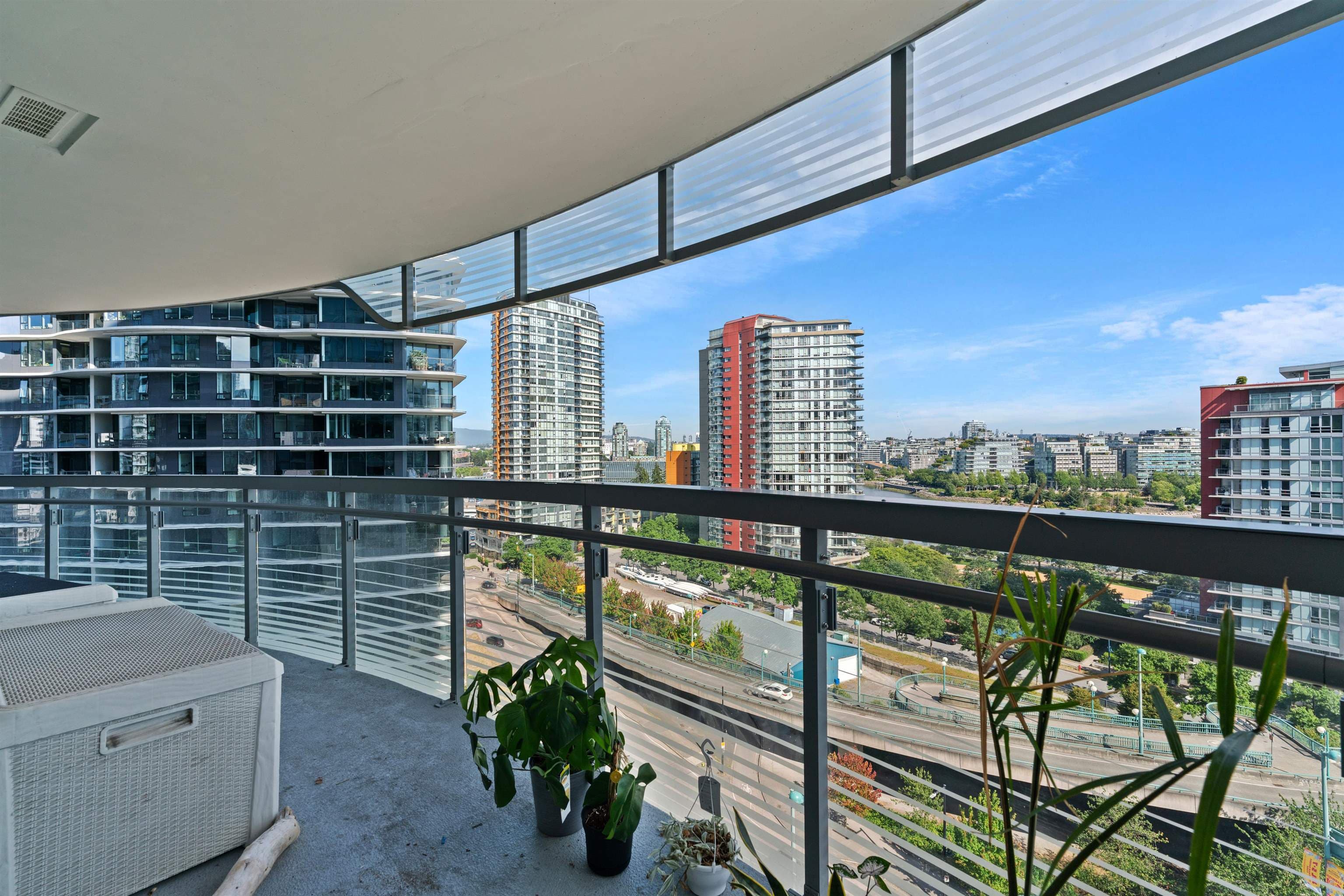 1284 - 87 Nelson Street, Vancouver, V6Z 0E8 — photo 3