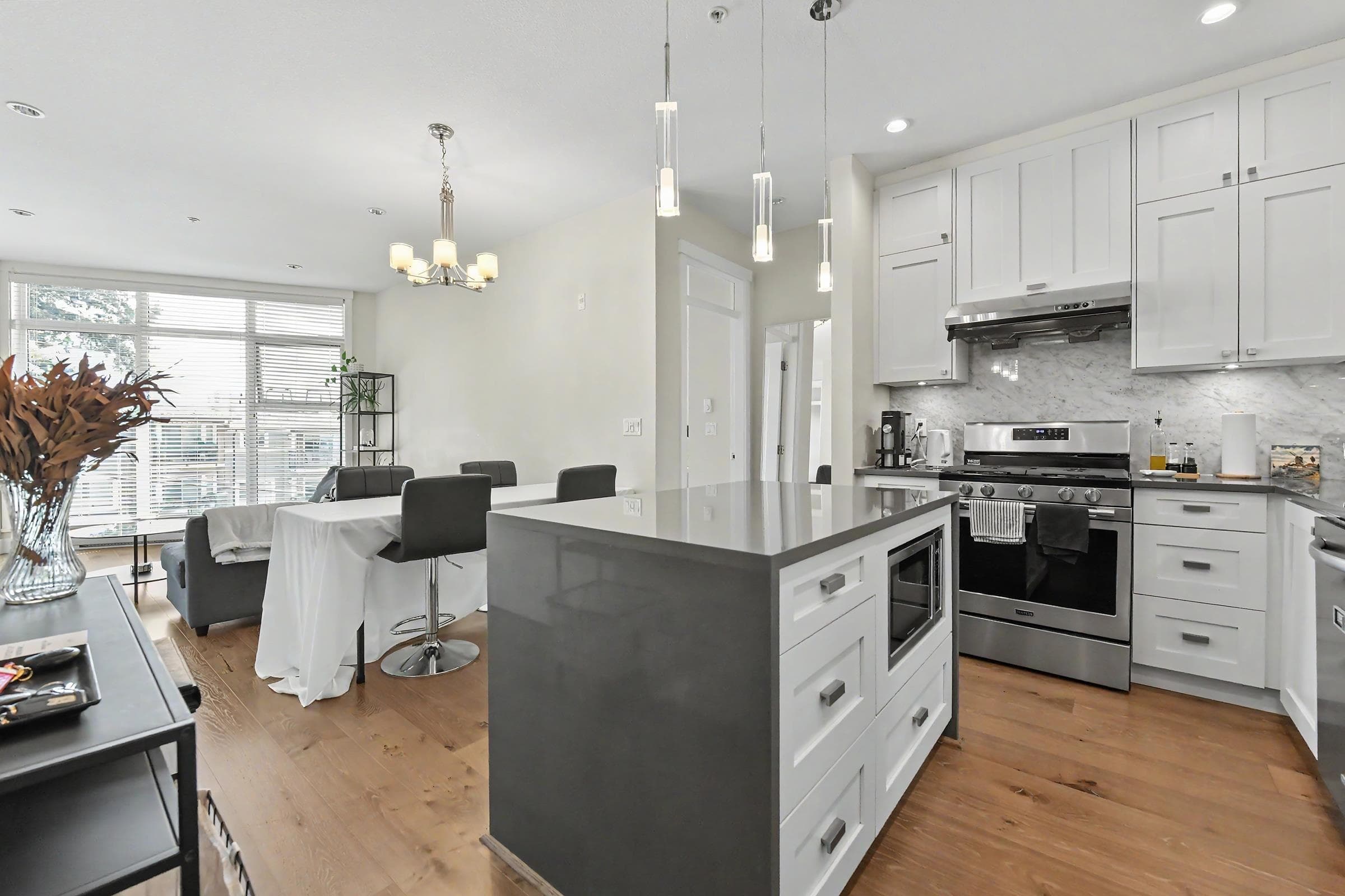 516 - 14855 Thrift Avenue, White Rock, V4B 2J6 — photo 4