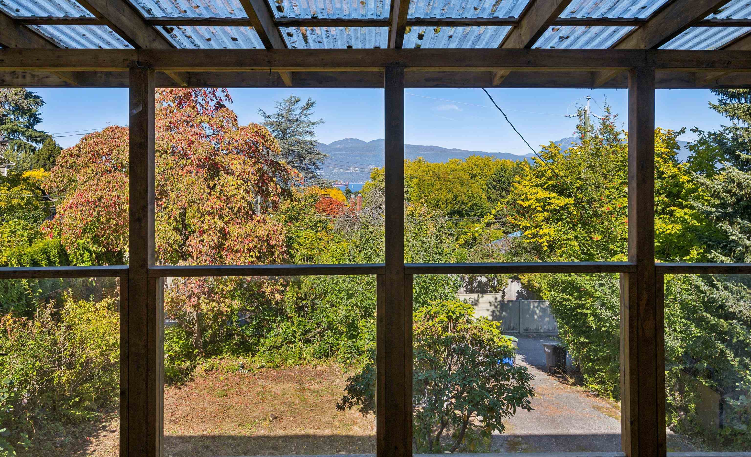 3993 W 10th Avenue, Vancouver, V6R 2G9 — photo 2