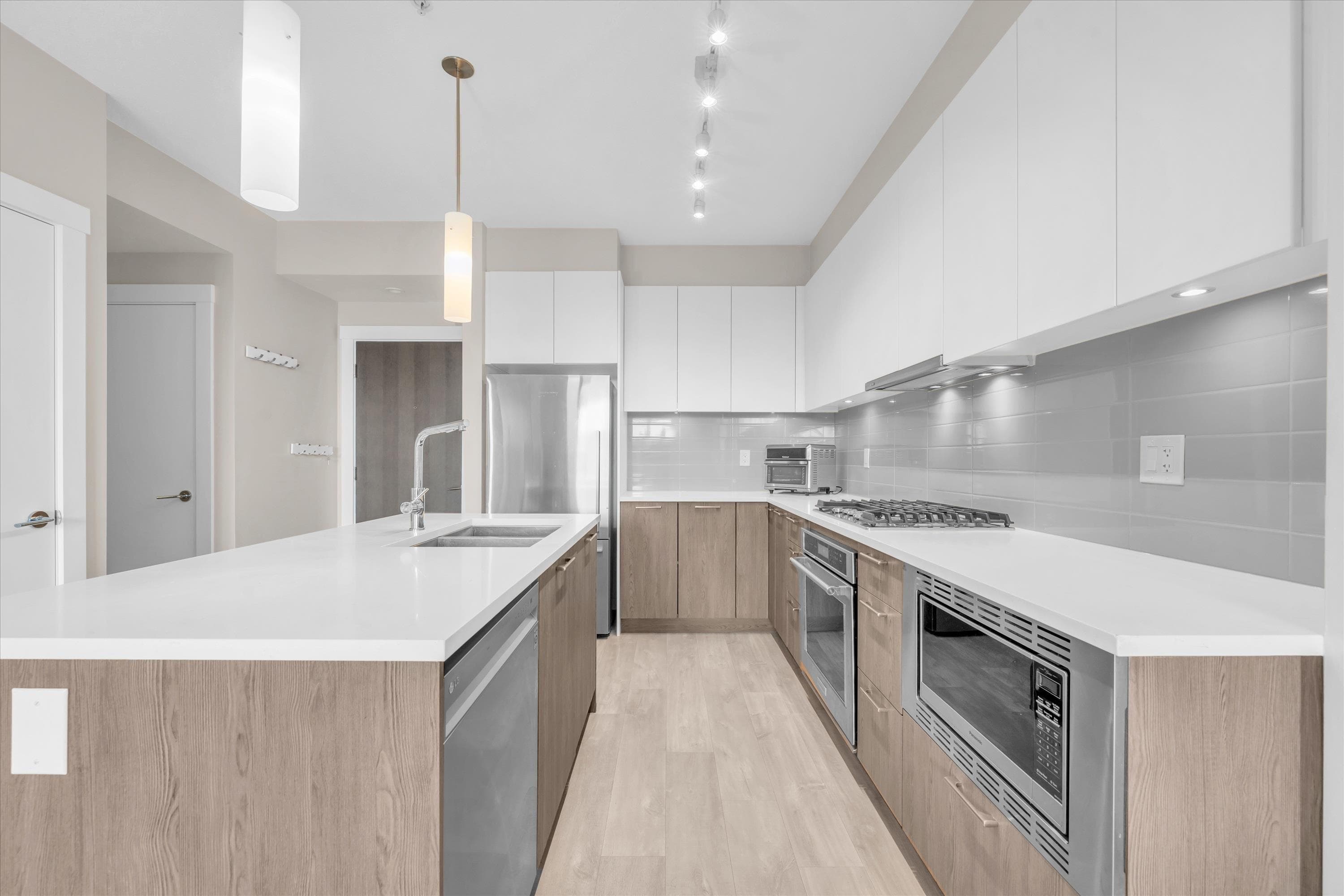 303 - 625 E 3rd Street, North Vancouver, V7L 0G3 — photo 5
