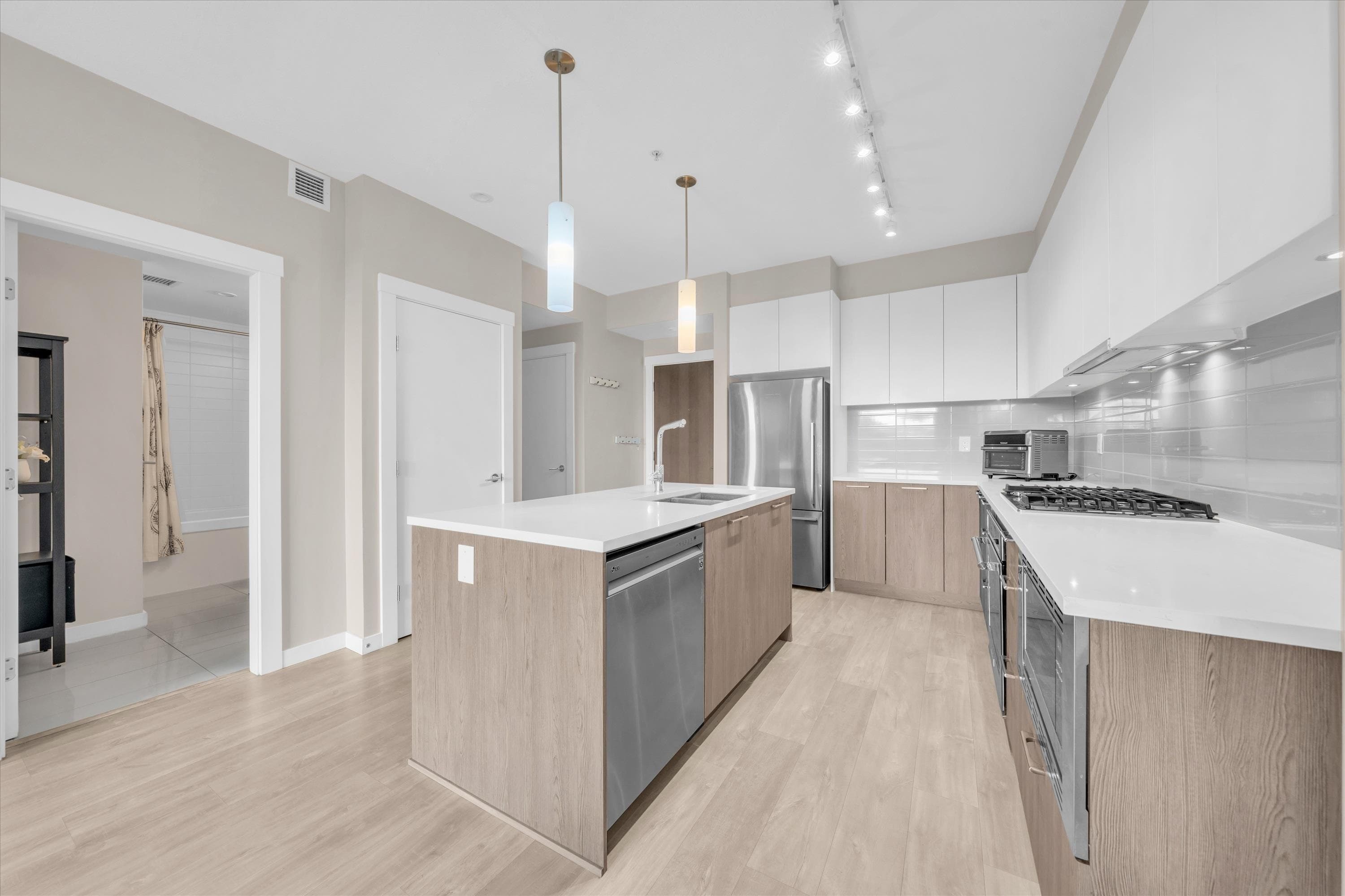 303 - 625 E 3rd Street, North Vancouver, V7L 0G3 — photo 4