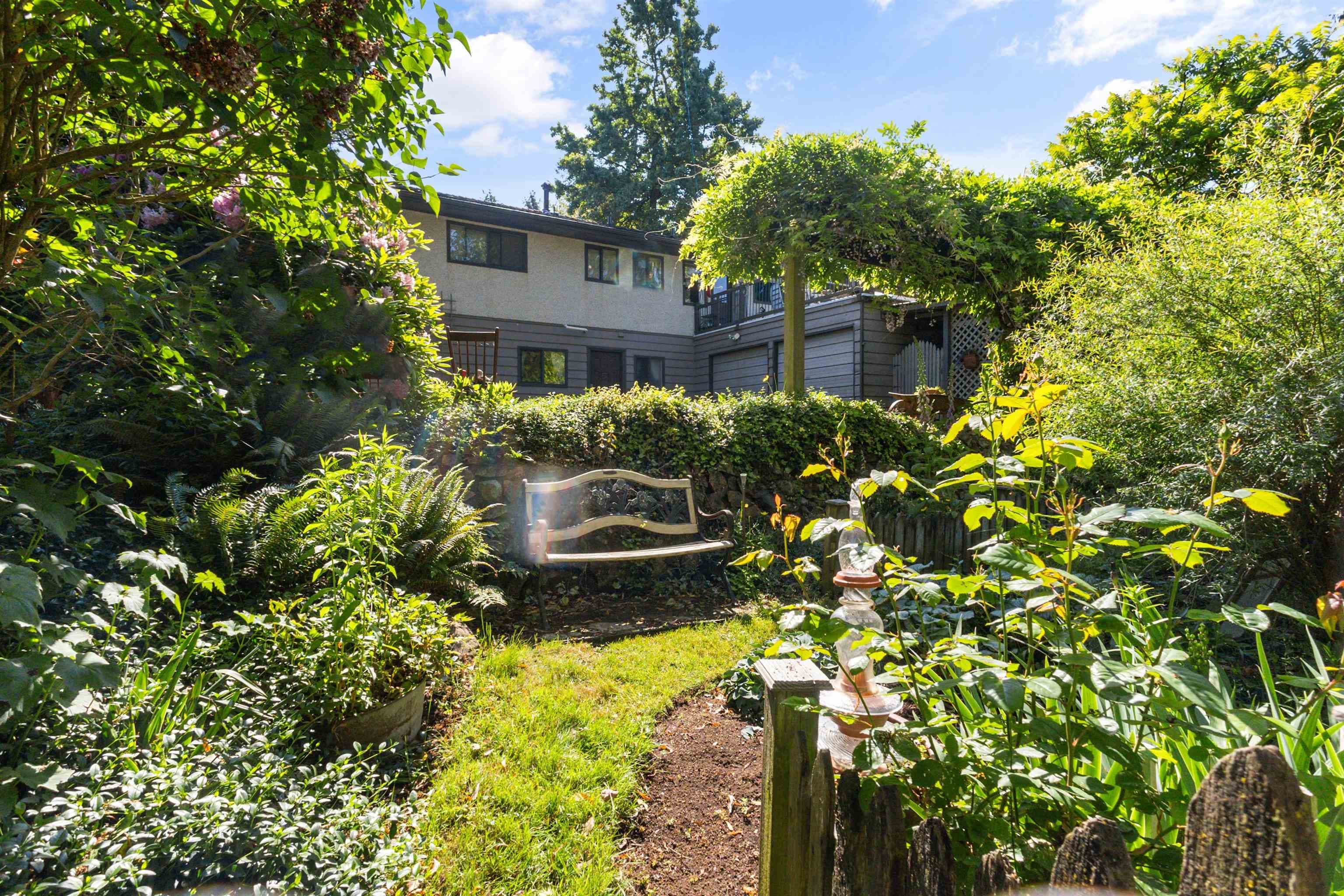 2475 Sugarpine Street, Abbotsford