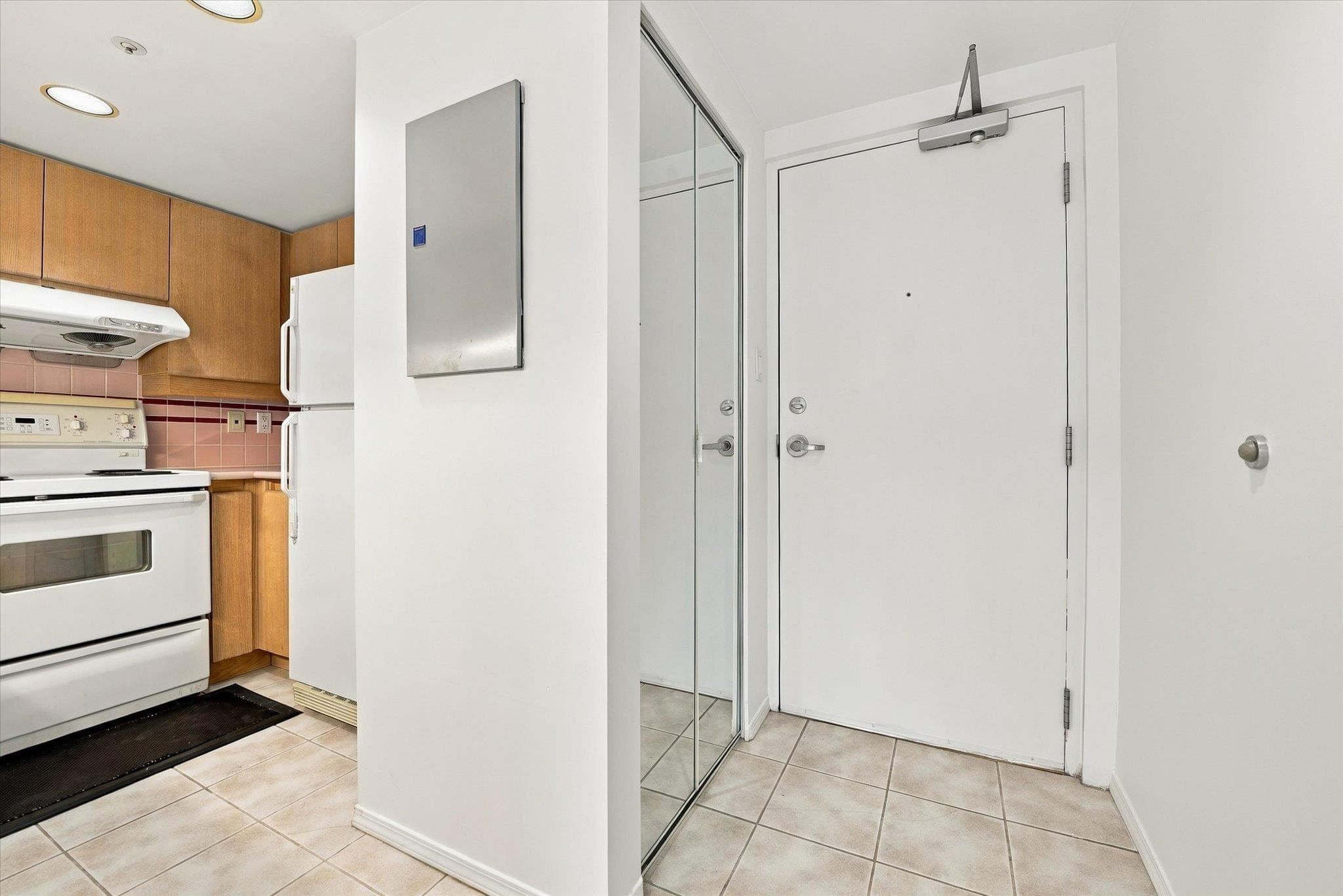 603 - 183 Keefer Place, Vancouver, V6B 6B9 — photo 2