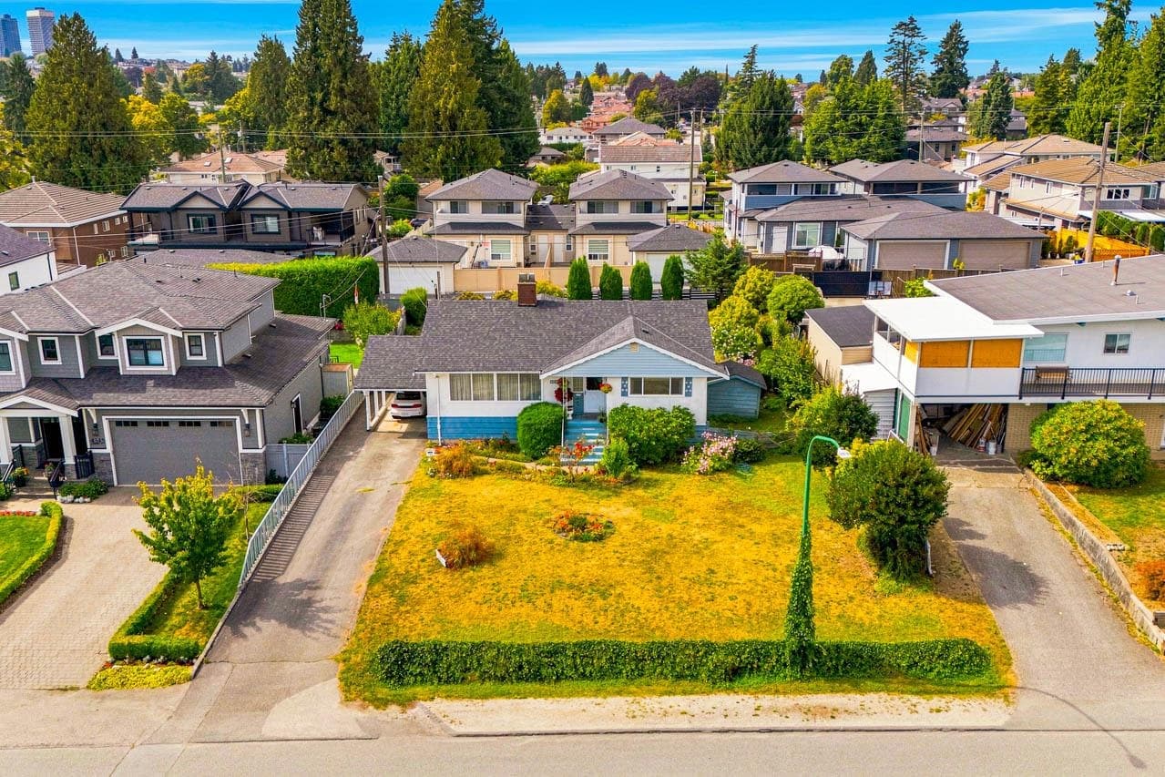 4335 Barker Avenue, Burnaby, V5G 3C3 — photo 1