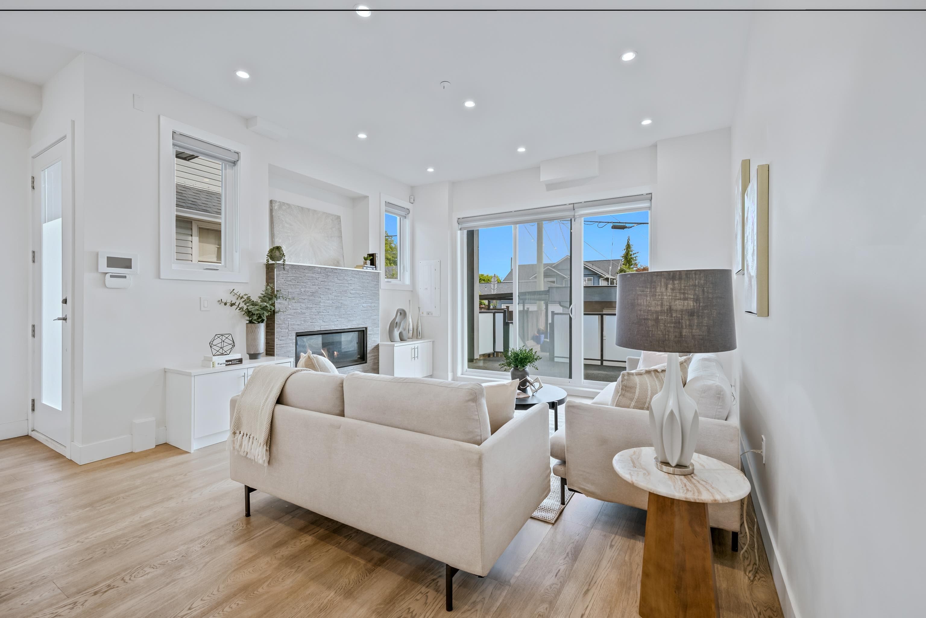 409 W Keith Road, North Vancouver, V7M 1M2 — photo 2