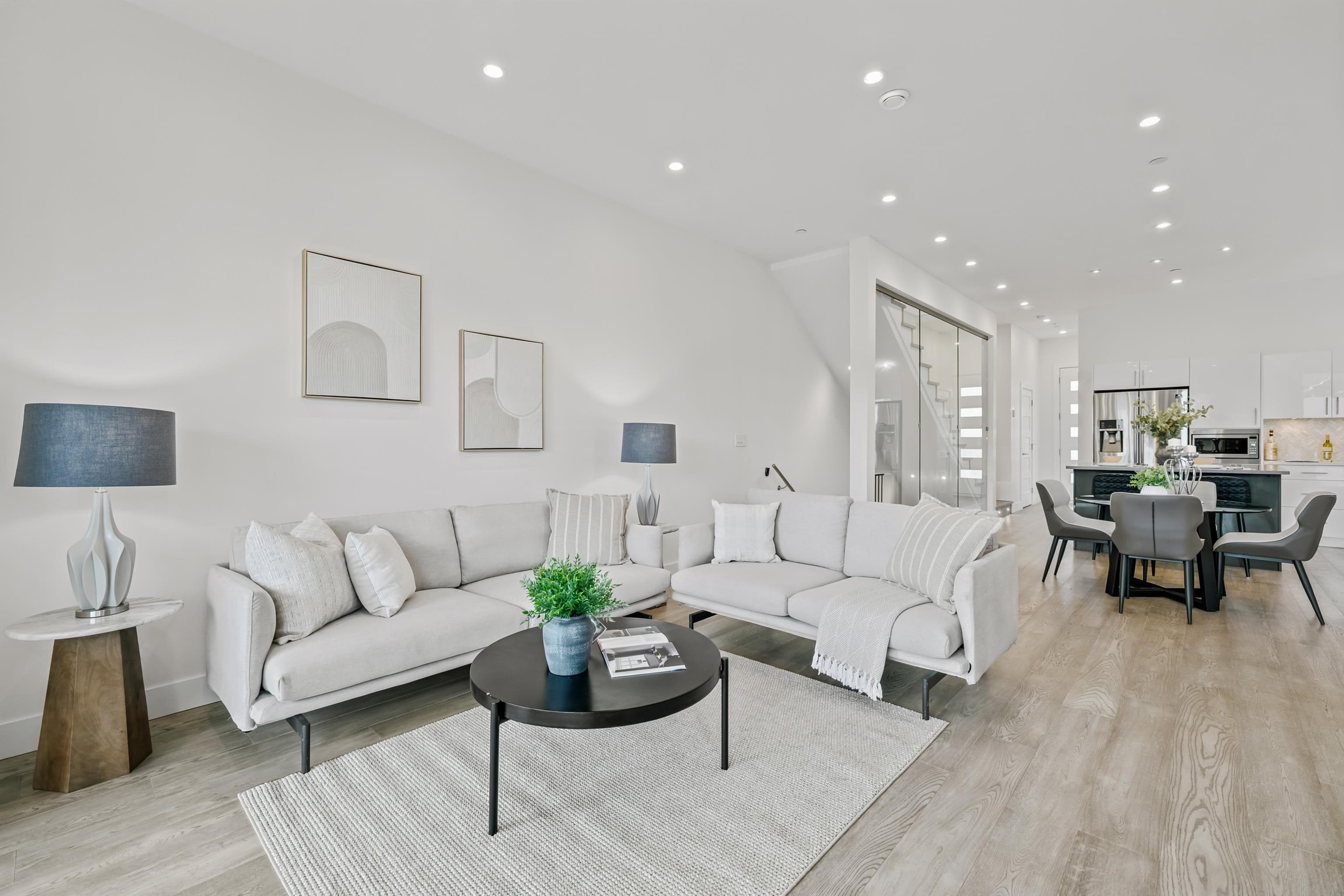 409 W Keith Road, North Vancouver, V7M 1M2 — photo 3