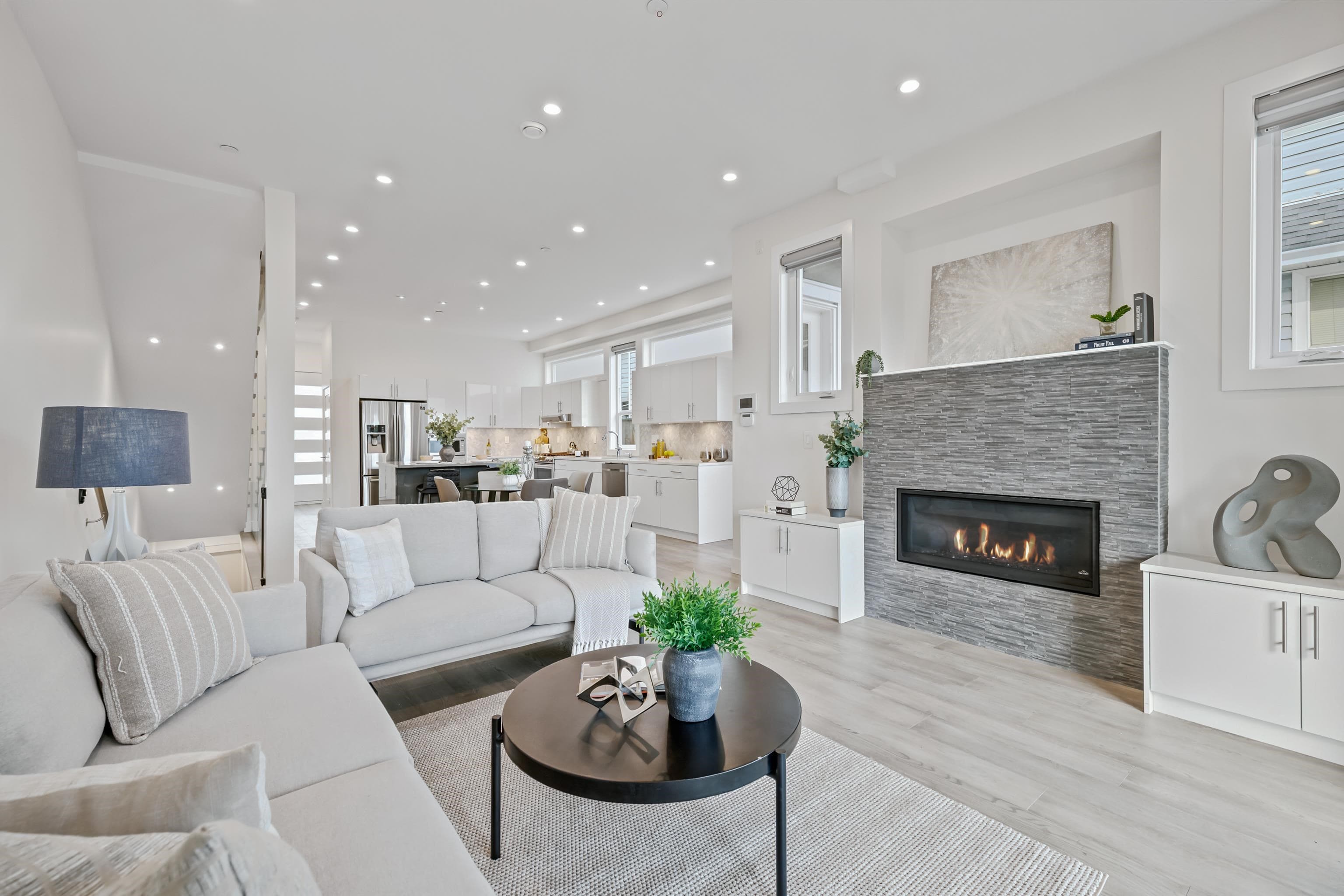 409 W Keith Road, North Vancouver, V7M 1M2 — photo 1