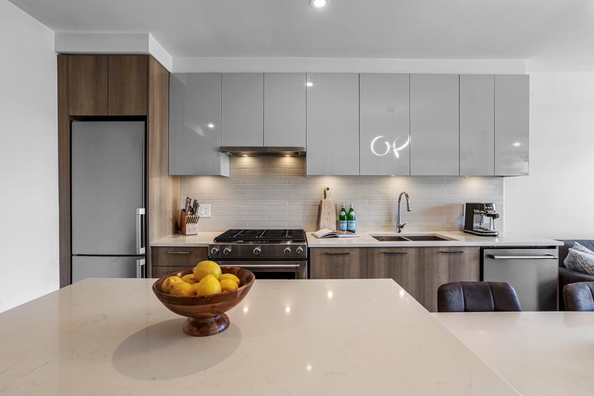 803 - 258 Nelson's Court, New Westminster, V3L 0J9 — photo 3