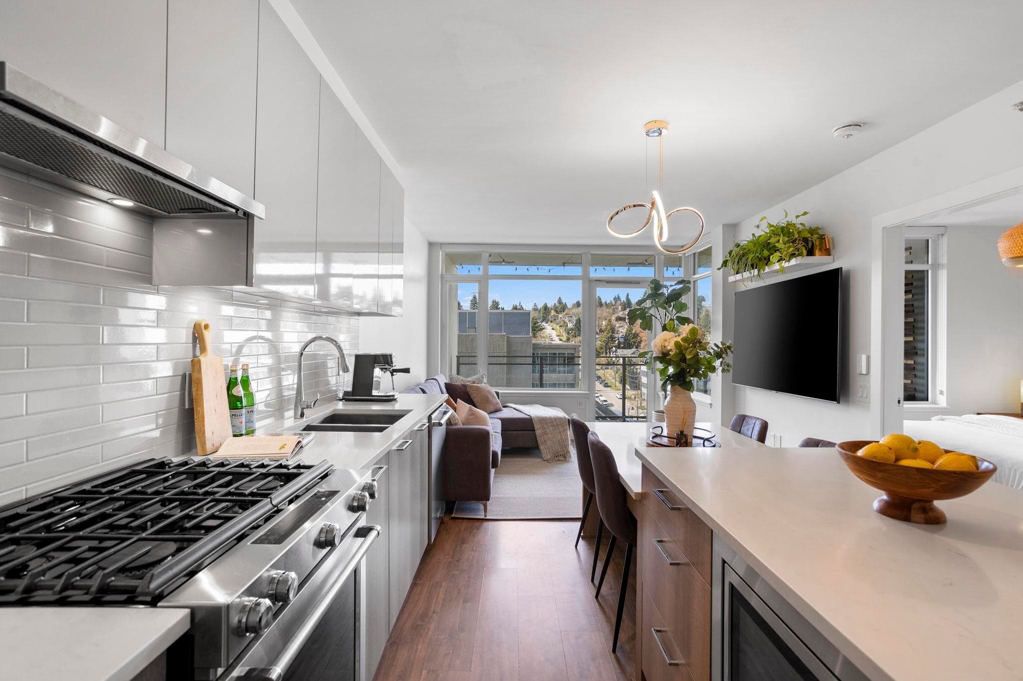 803 - 258 Nelson's Court, New Westminster, V3L 0J9 — photo 4