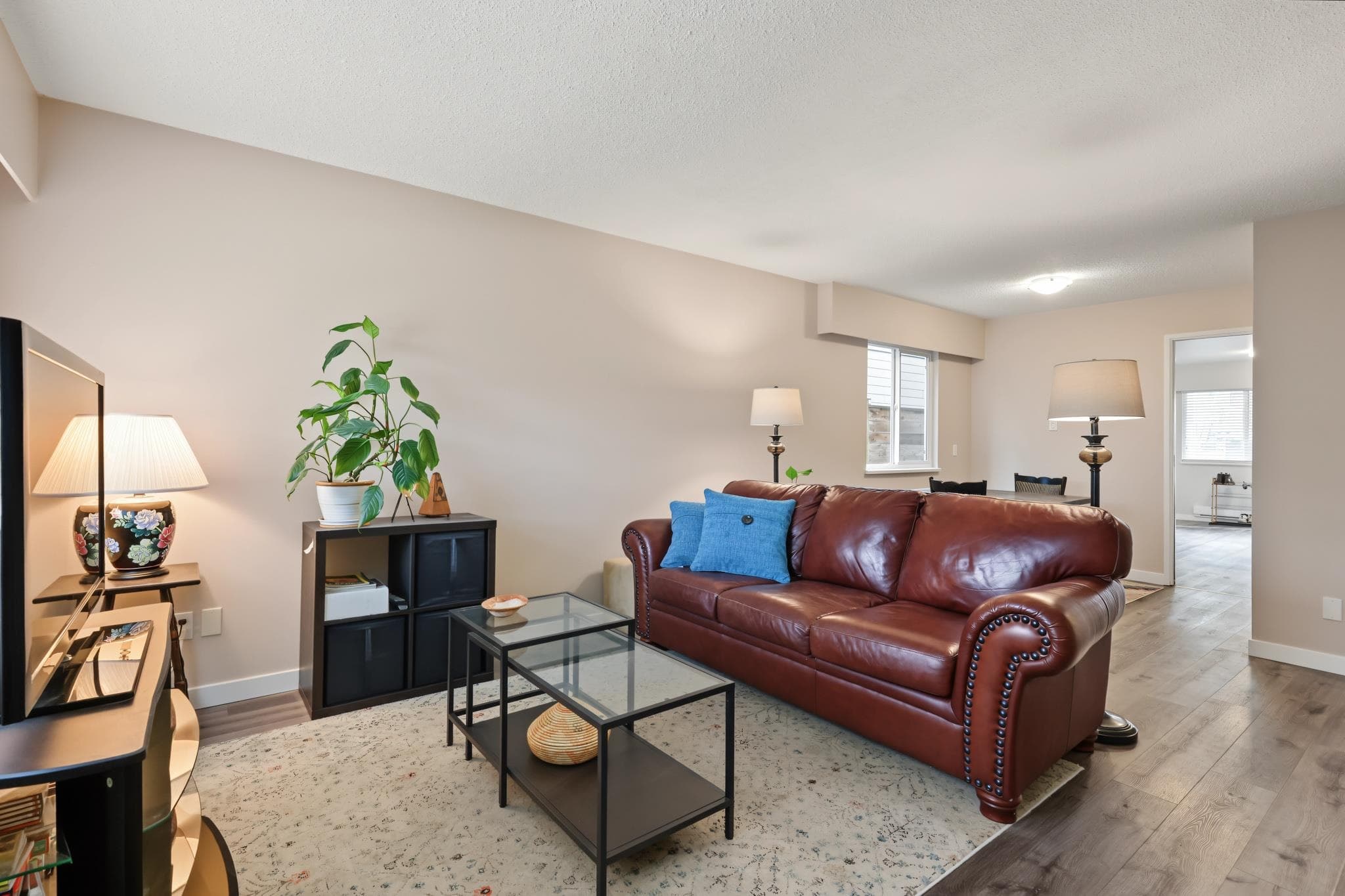 132-134 W 12th Avenue, Vancouver, V5Y 1T7 — photo 2
