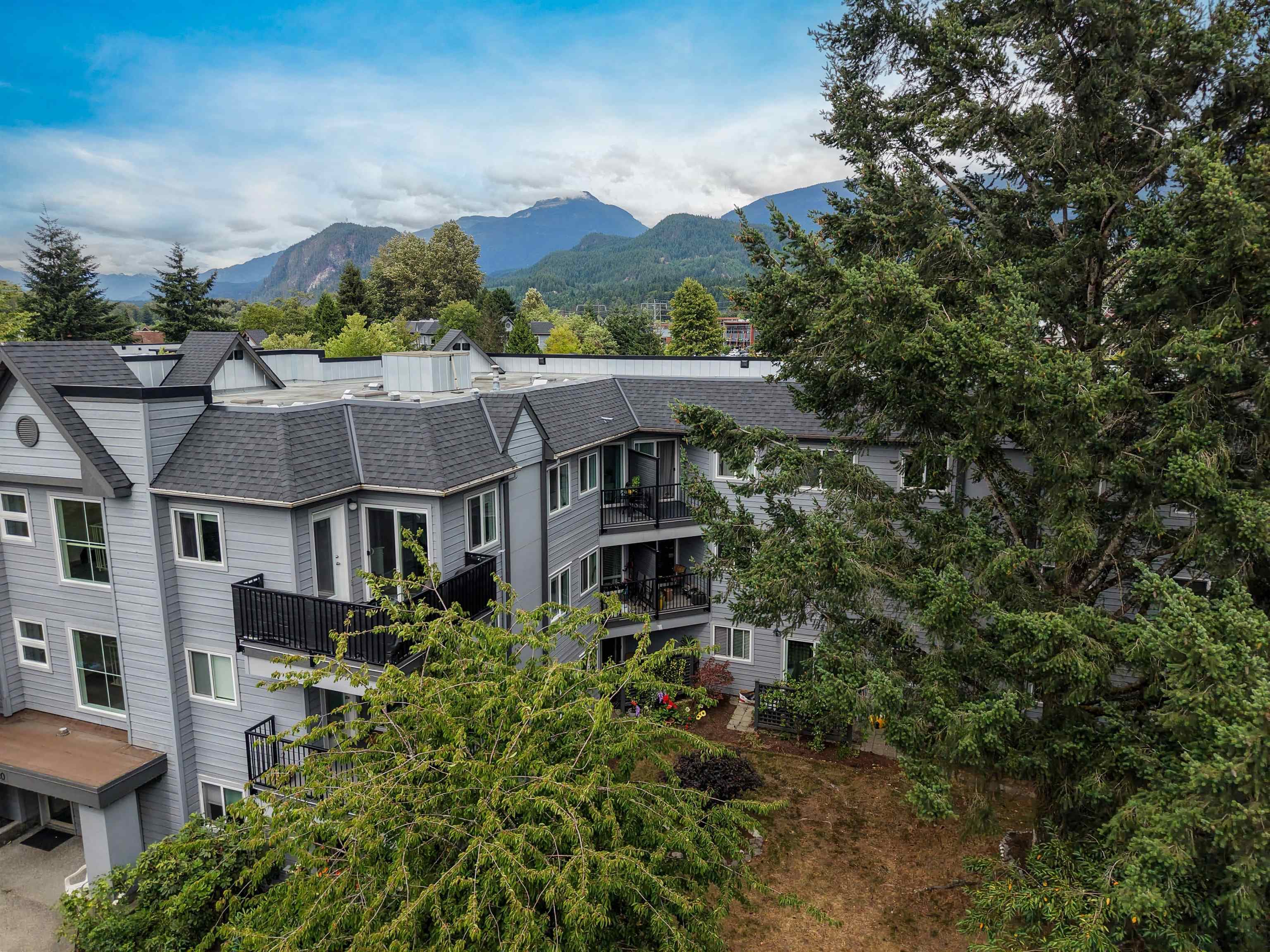B310 - 40120 Willow Crescent, Squamish, V8B 0L7 — photo 2