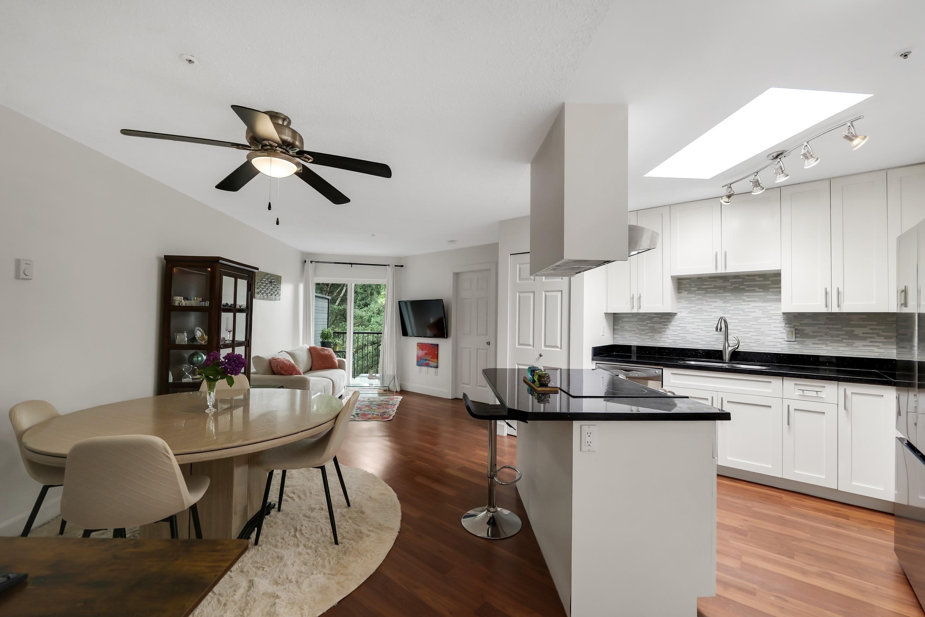 B310 - 40120 Willow Crescent, Squamish, V8B 0L7 — photo 3