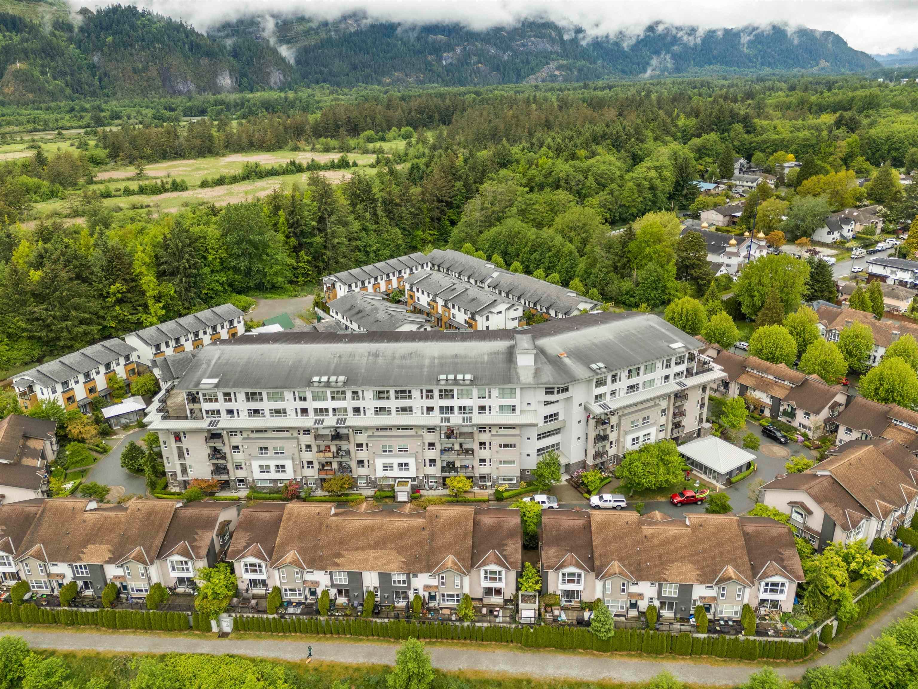 207 - 1212 Main Street, Squamish, V8B 0S1 — photo 1