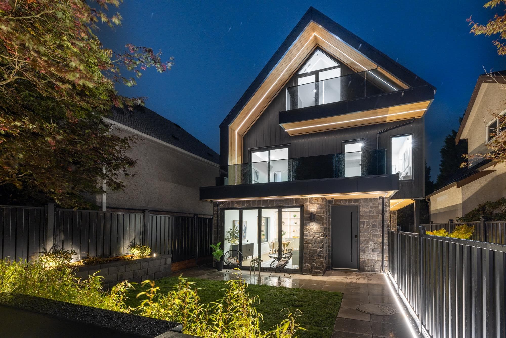 1 - 2145 Napier Street, Vancouver, V5L 2P1 — photo 2