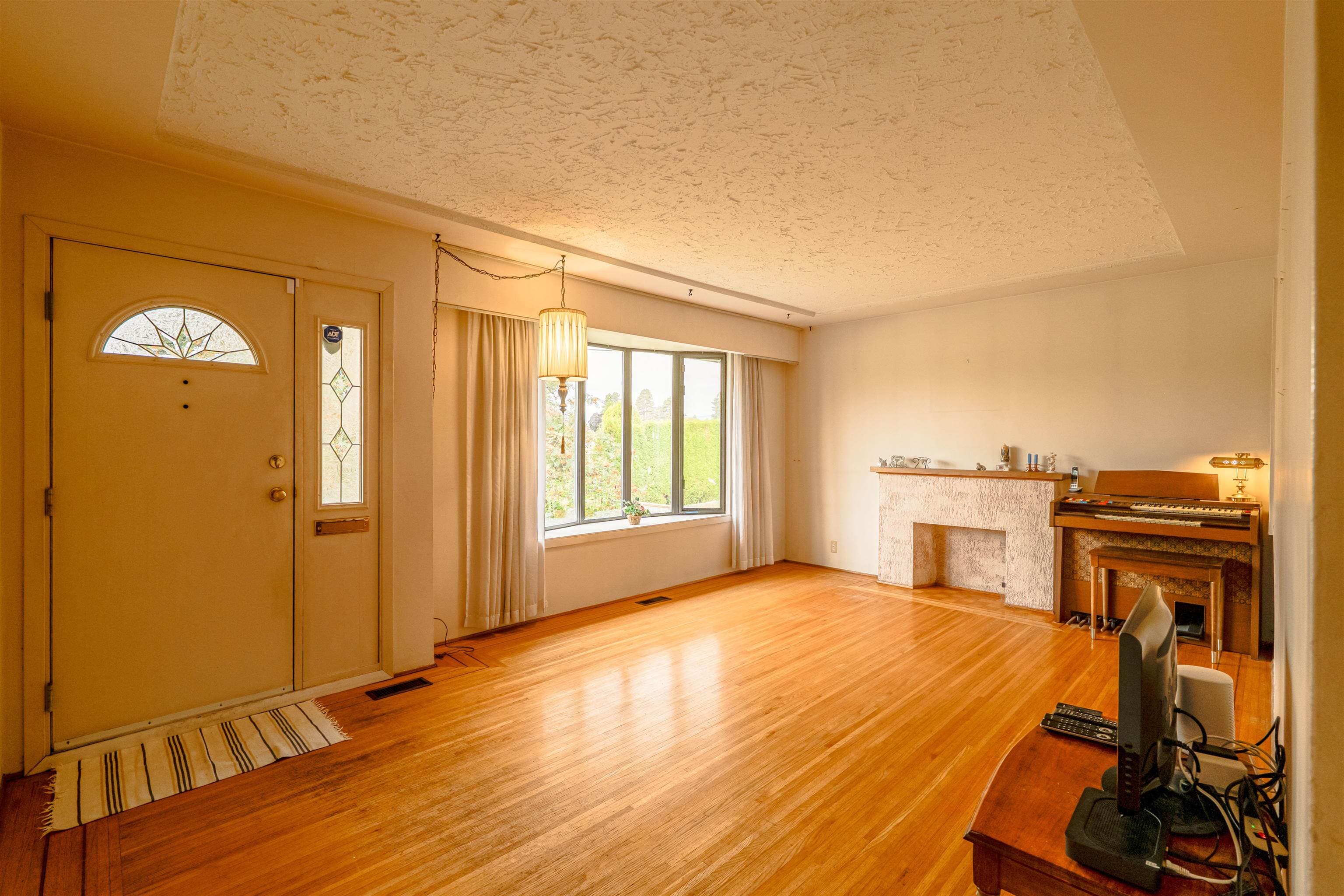 4638 Royal Oak Avenue, Burnaby, V5G 3M5 — photo 3