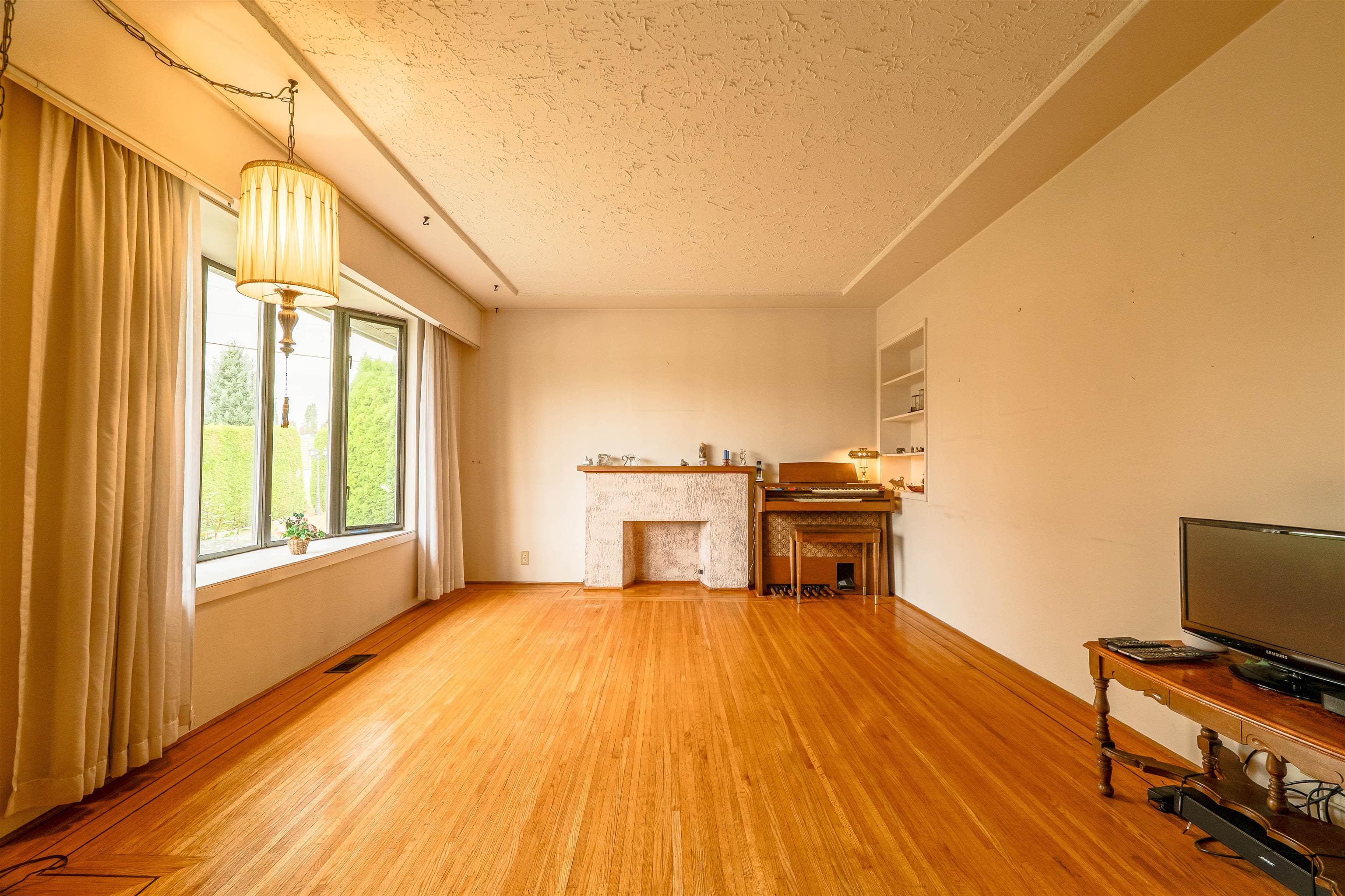 4638 Royal Oak Avenue, Burnaby, V5G 3M5 — photo 4