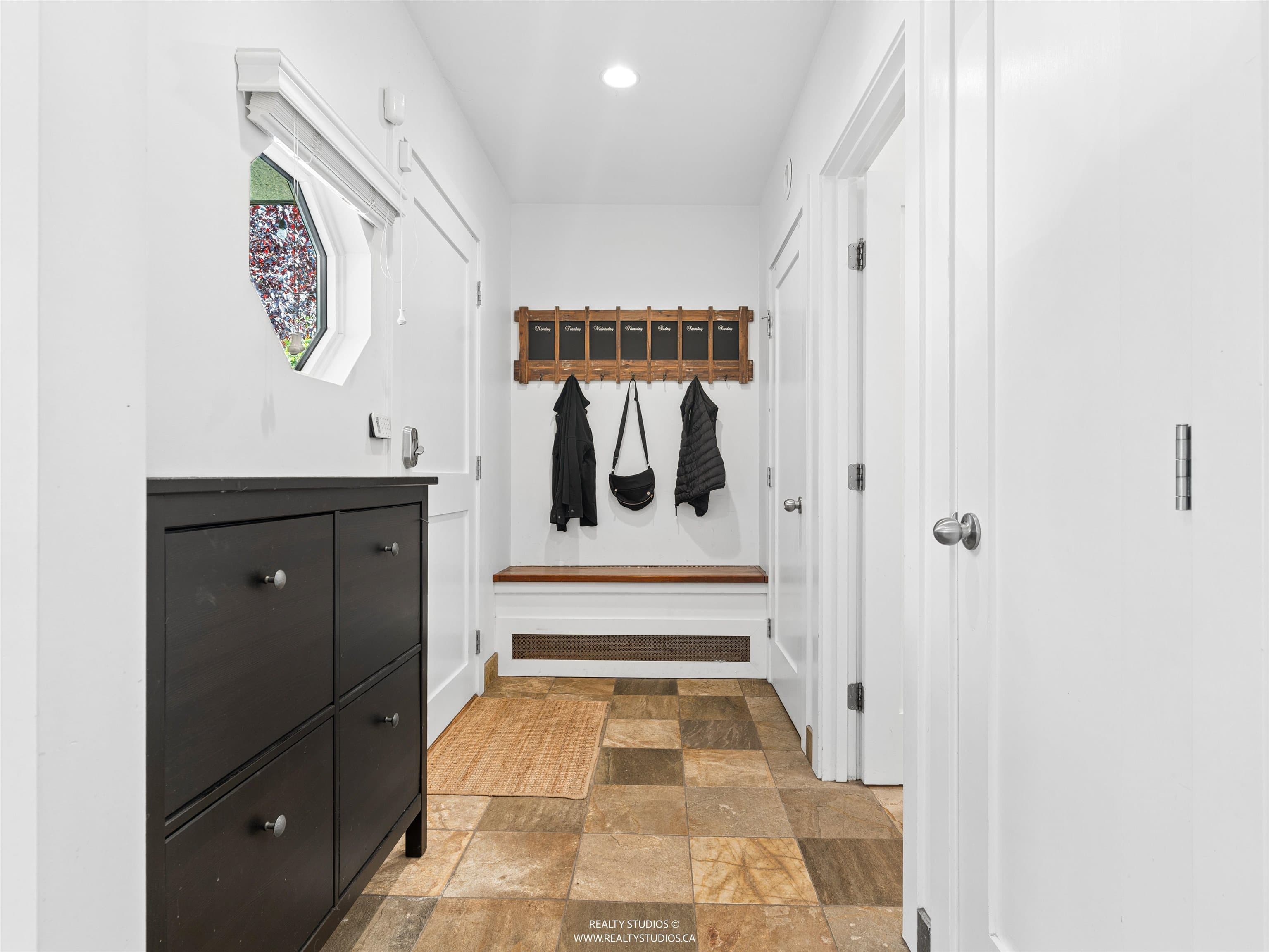 558 W 19th Avenue, Vancouver, V5Z 1V6 — photo 2