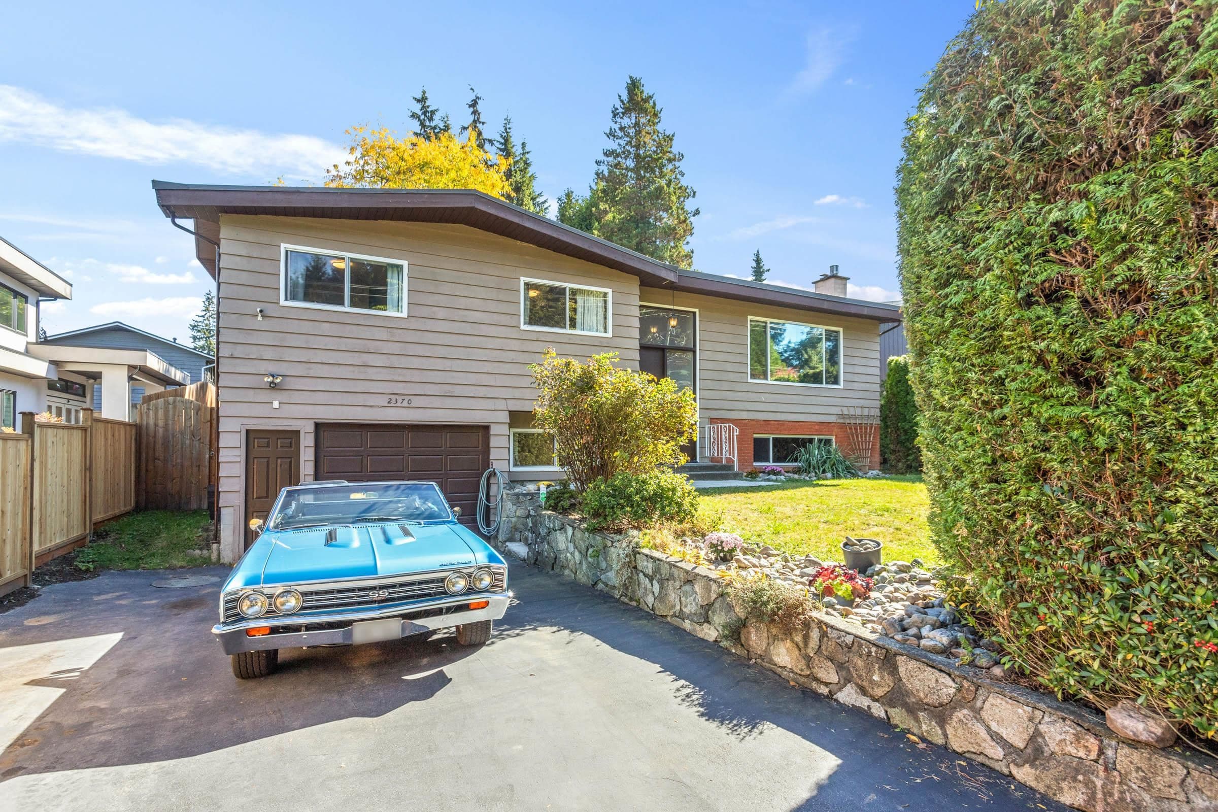 2370 Mountain Highway, North Vancouver, V7J 2N3 — photo 1