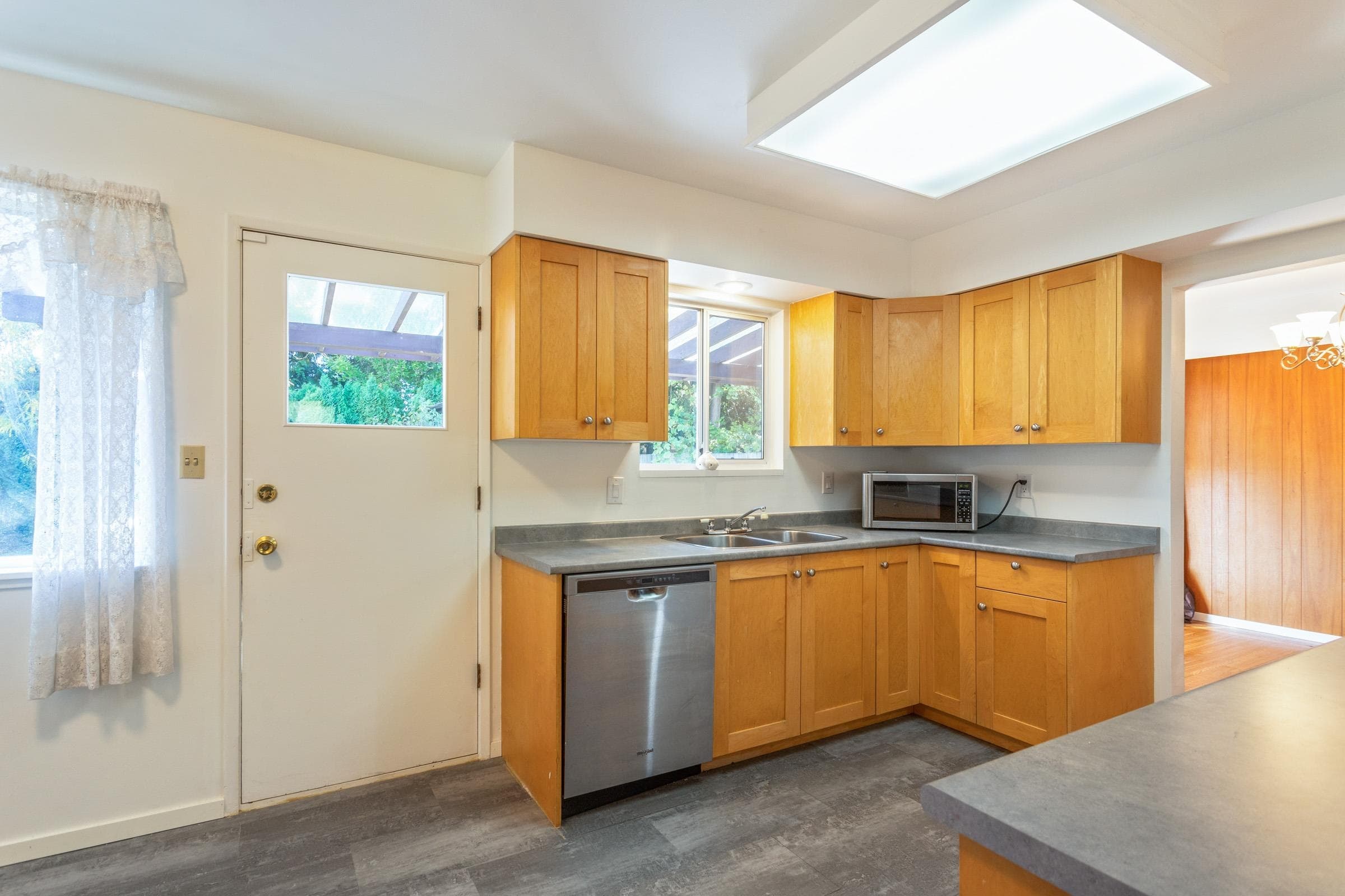 2370 Mountain Highway, North Vancouver, V7J 2N3 — photo 5