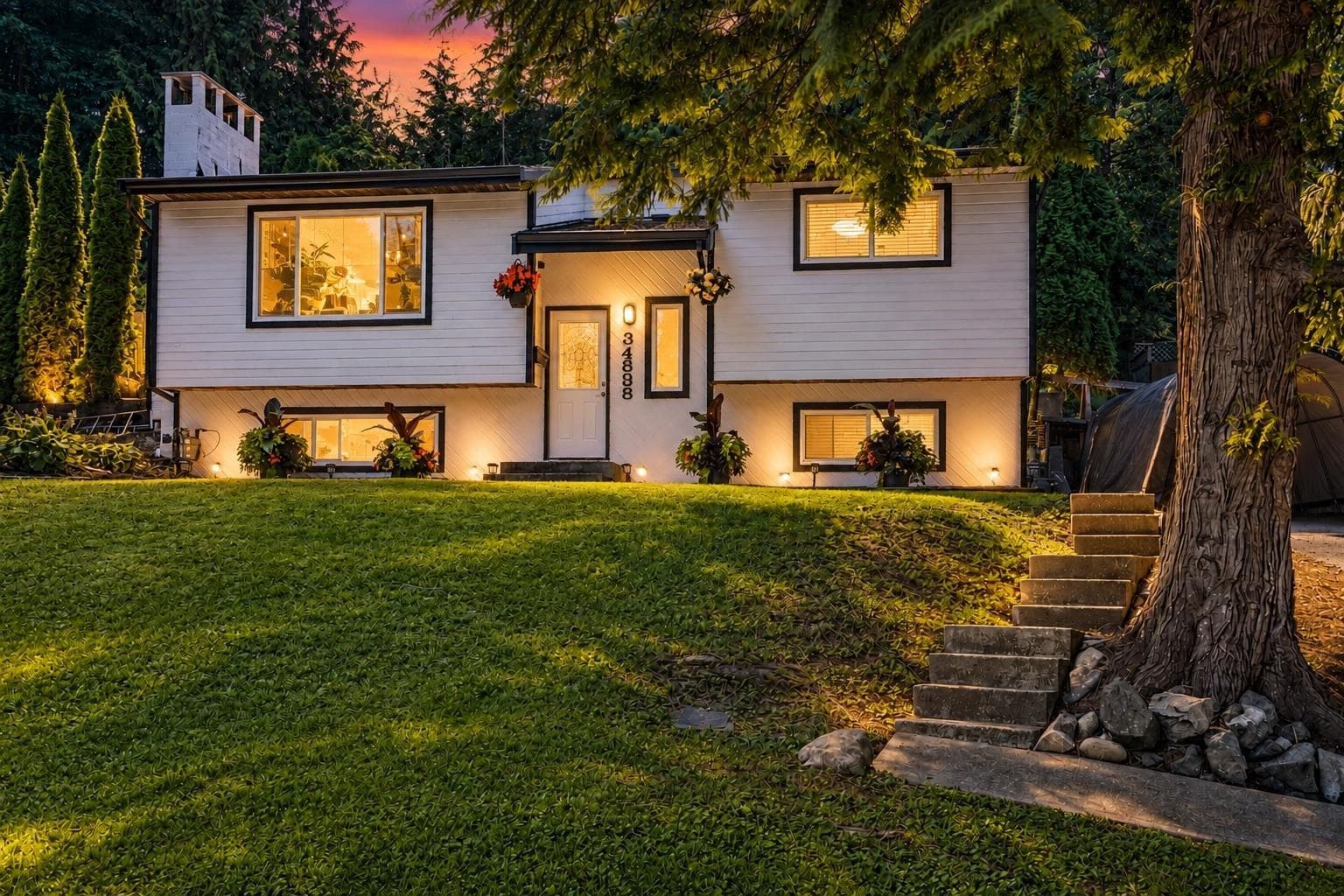 34898 Laburnum Avenue, Abbotsford, V2S 5J4 — photo 1