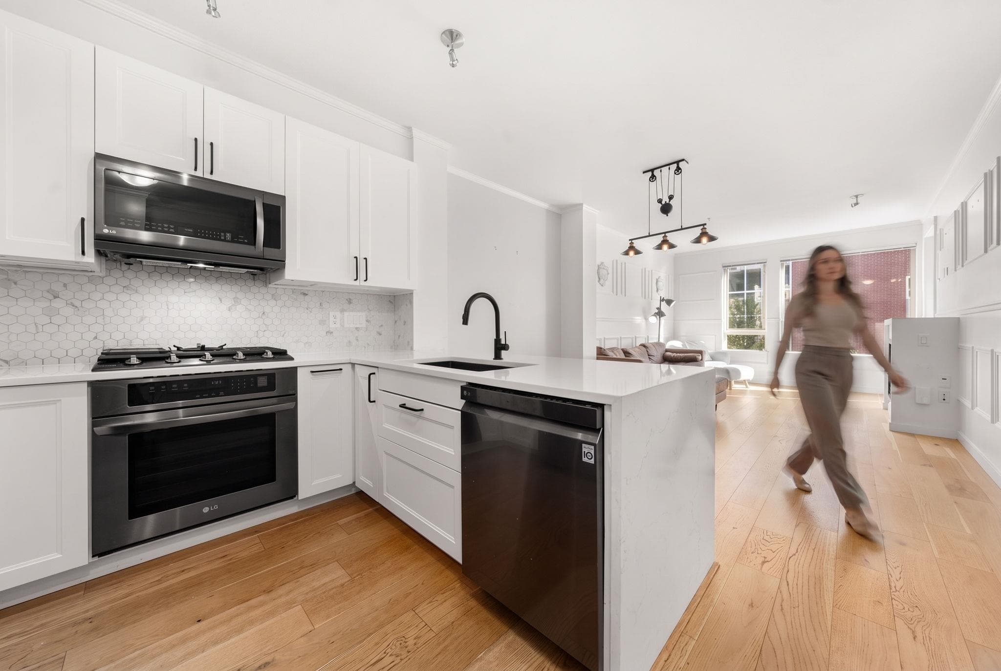 417 - 119 W 22nd Street, North Vancouver, V7M 0B4 — photo 1