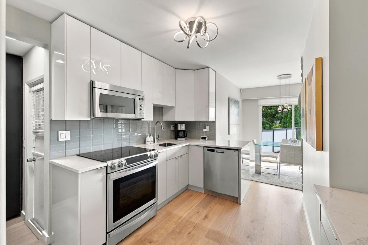 1103 Cloverley Street, North Vancouver, V7L 1N7 — photo 5