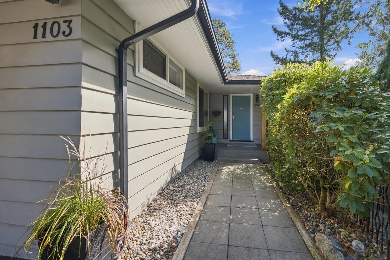 1103 Cloverley Street, North Vancouver, V7L 1N7 — photo 4