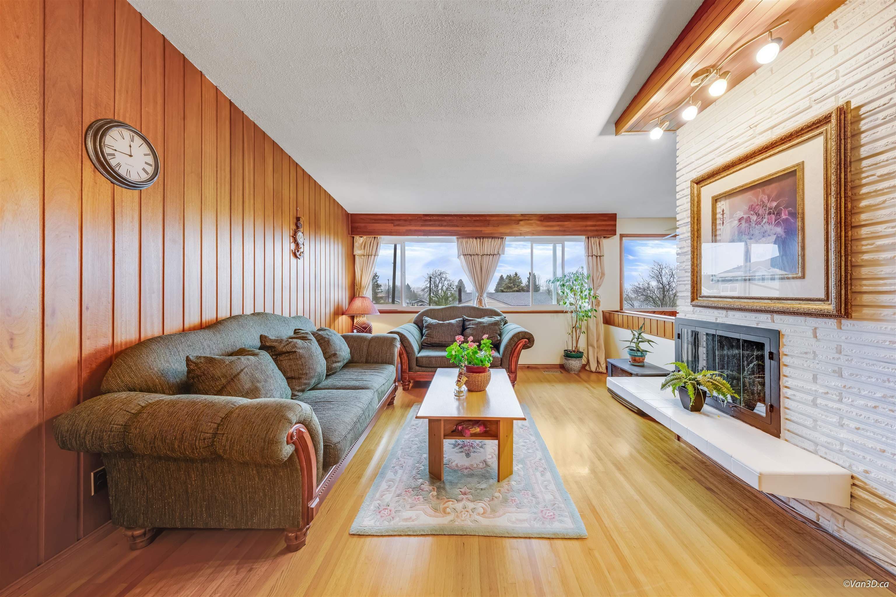 4646 Charlotte Court, Burnaby, V5G 2R8 — photo 3