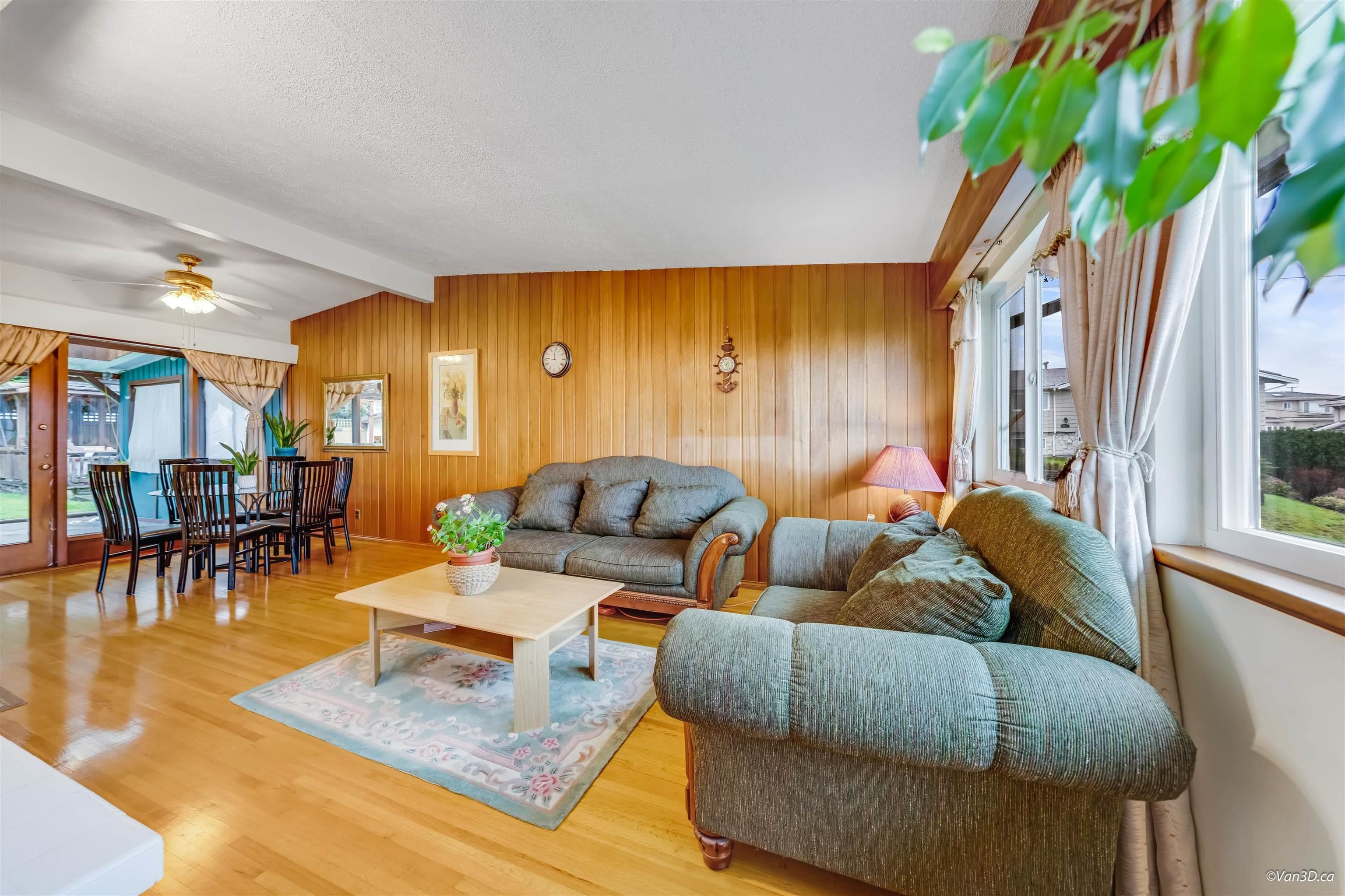4646 Charlotte Court, Burnaby, V5G 2R8 — photo 4