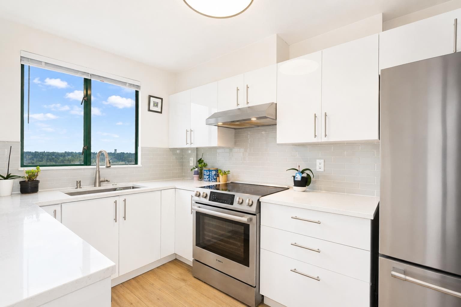 1205 - 420 Carnarvon Street, New Westminster, V3L 5P1 — photo 1